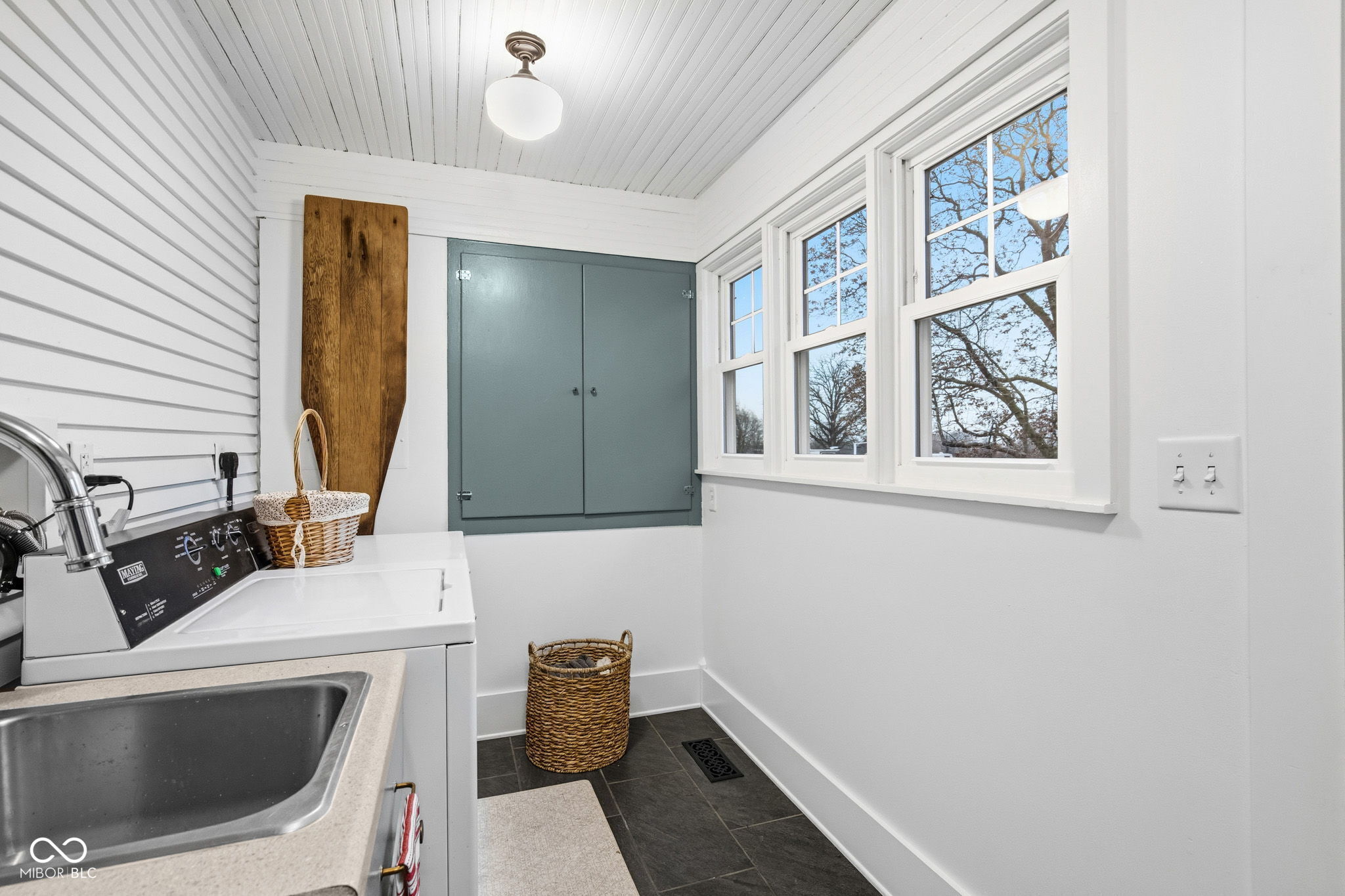 419 S Wilbur Wright Road