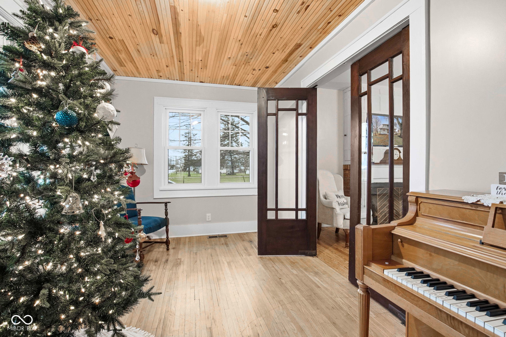 419 S Wilbur Wright Road