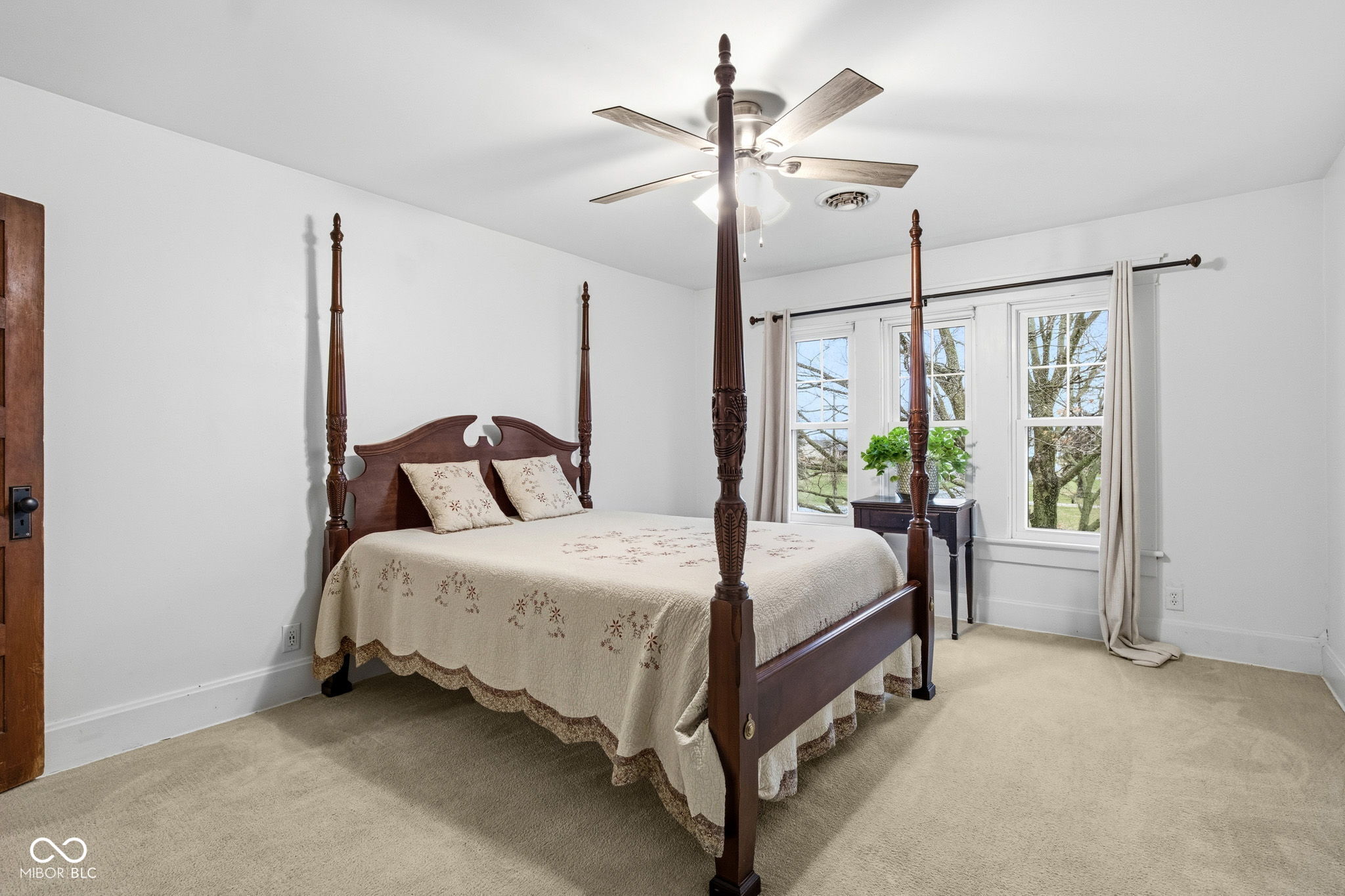 419 S Wilbur Wright Road