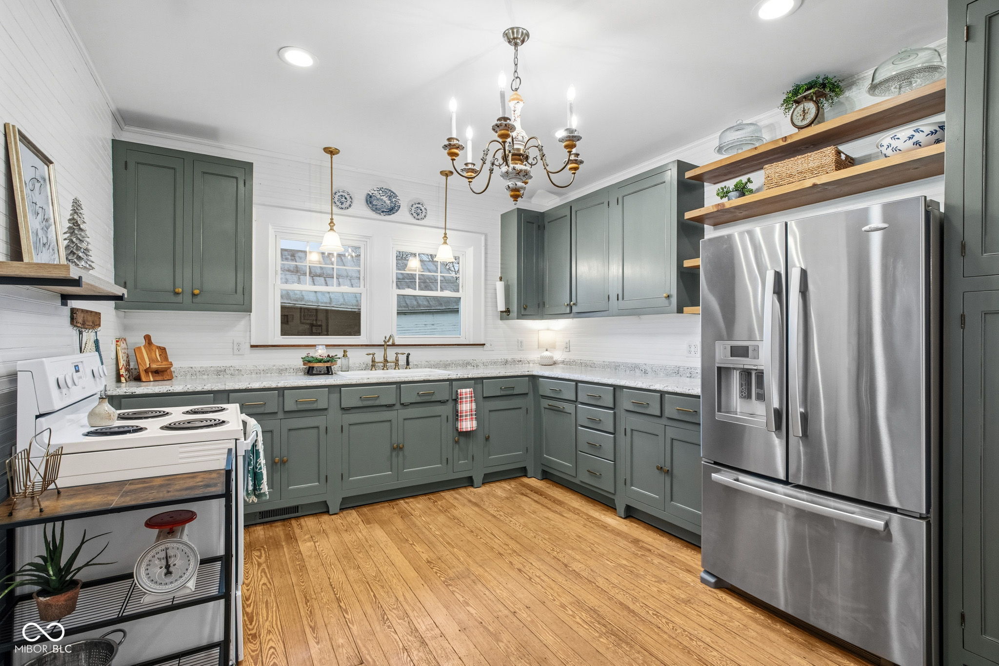 419 S Wilbur Wright Road