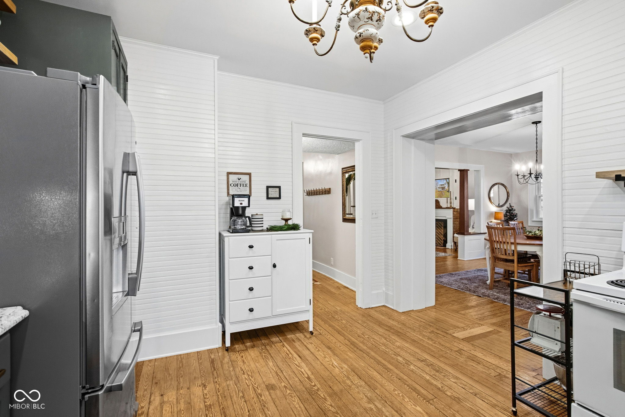 419 S Wilbur Wright Road