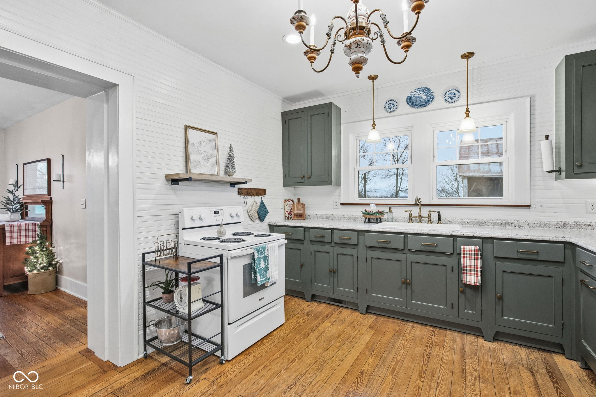 419 S Wilbur Wright Road