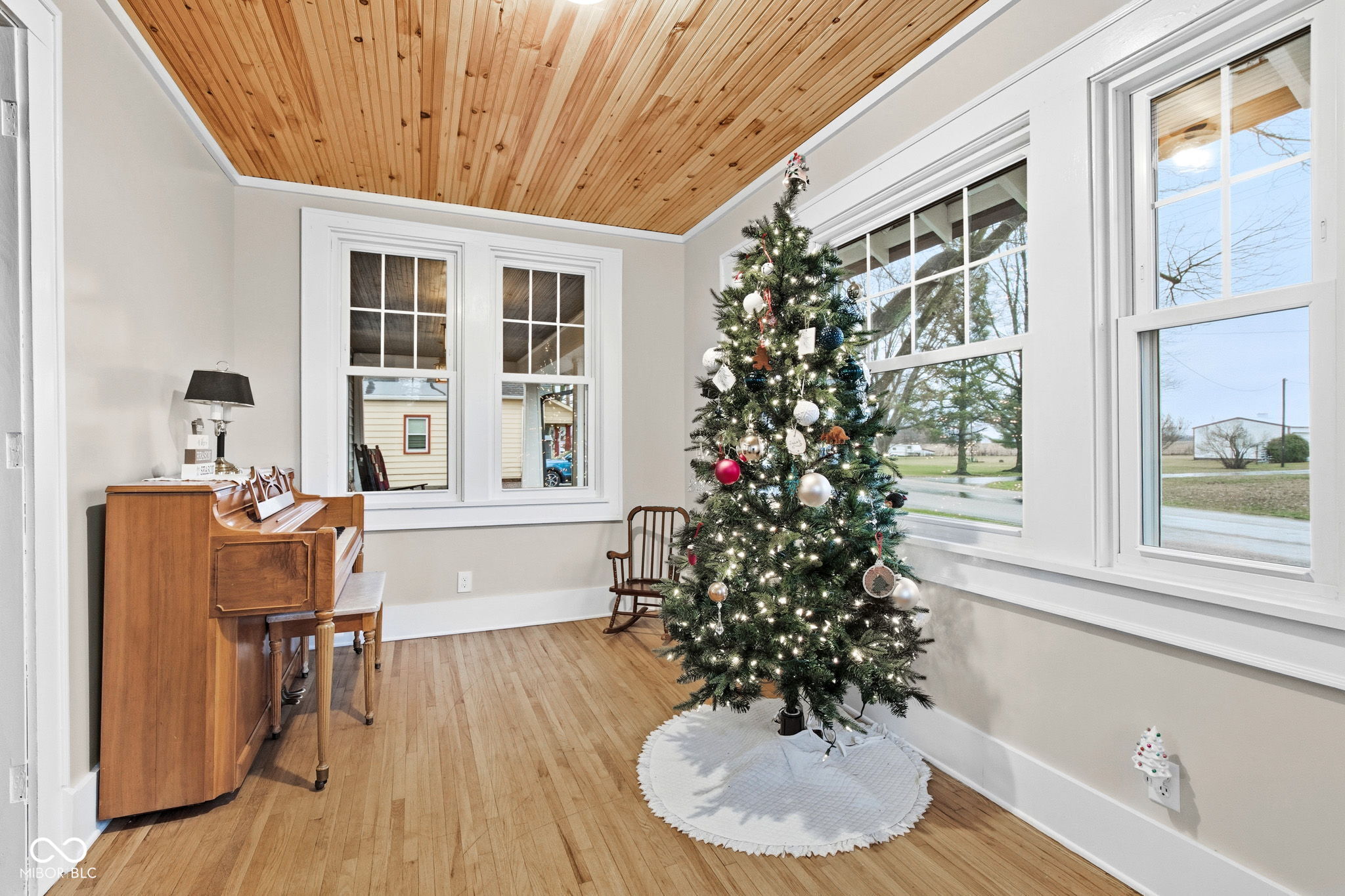 419 S Wilbur Wright Road