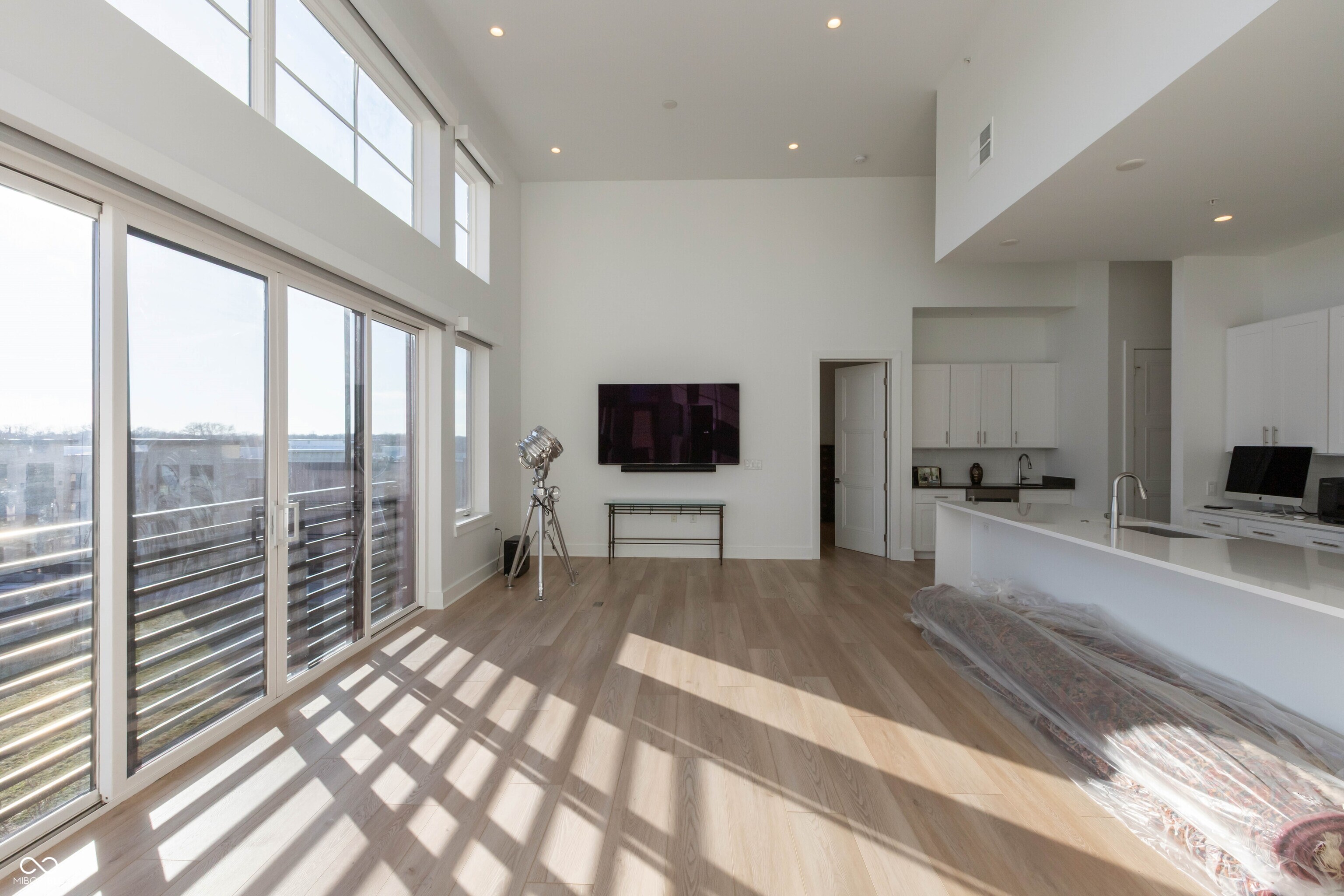 15 W Executive Drive Unit: #405