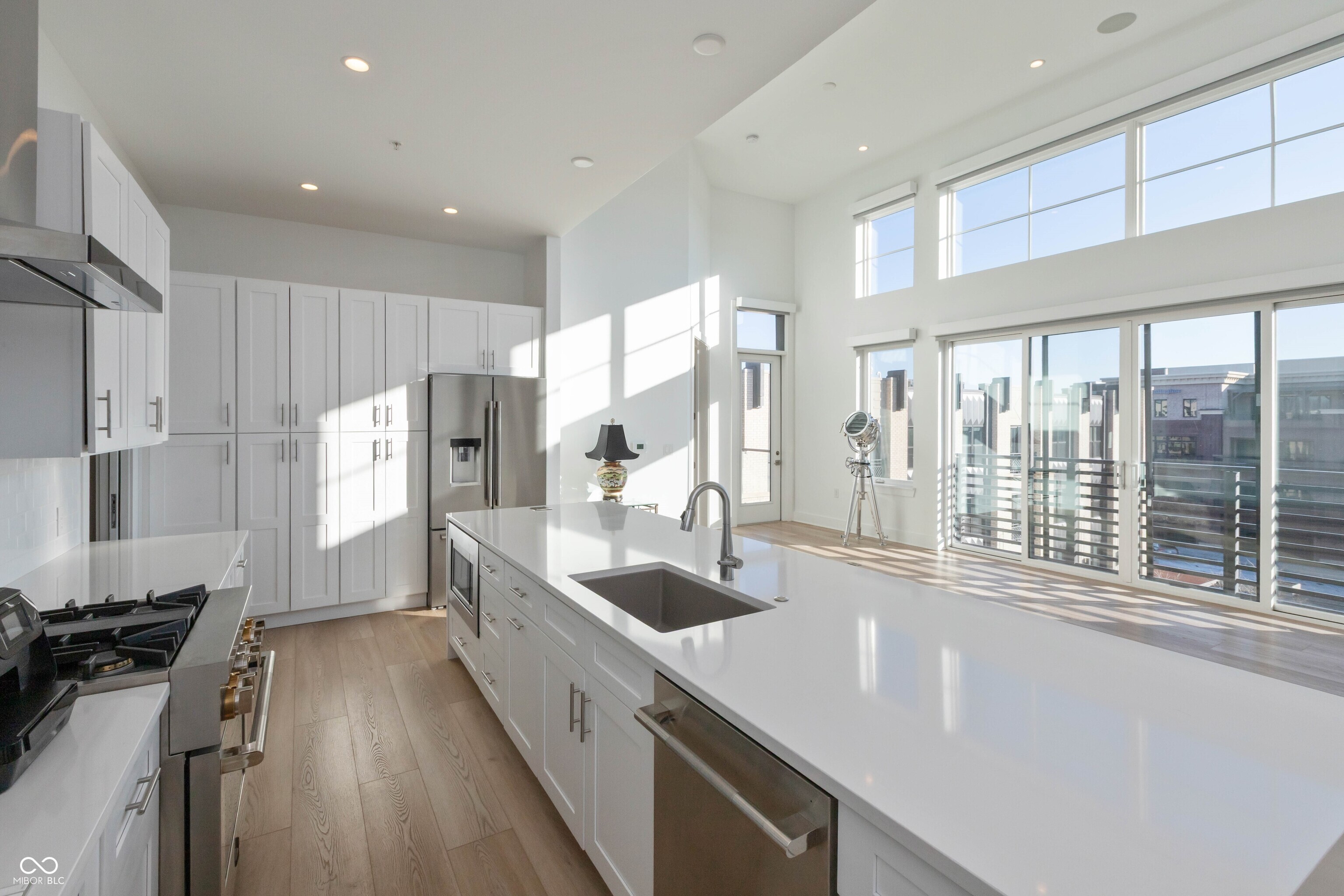 15 W Executive Drive Unit: #405