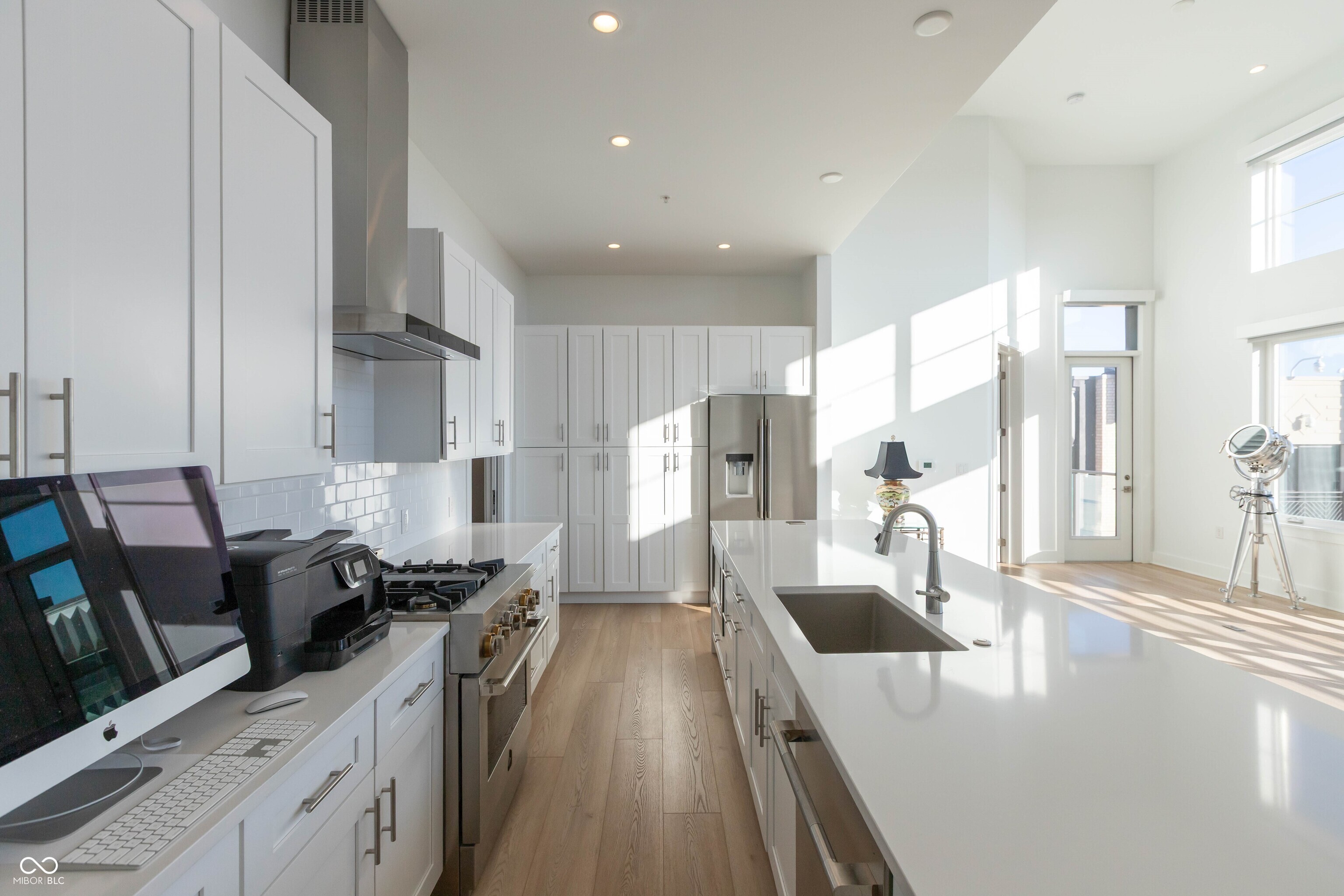 15 W Executive Drive Unit: #405