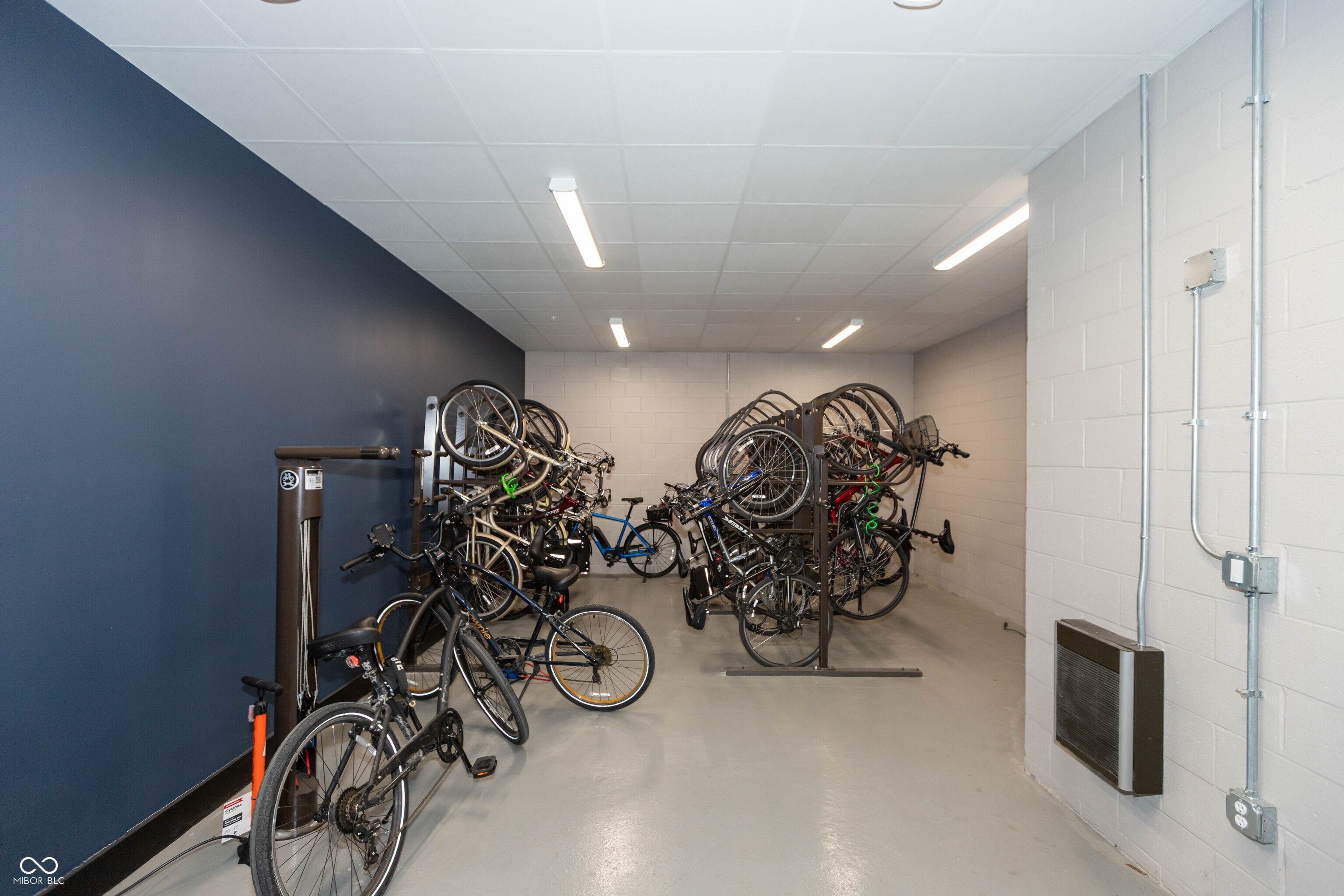 15 W Executive Drive Unit: #405