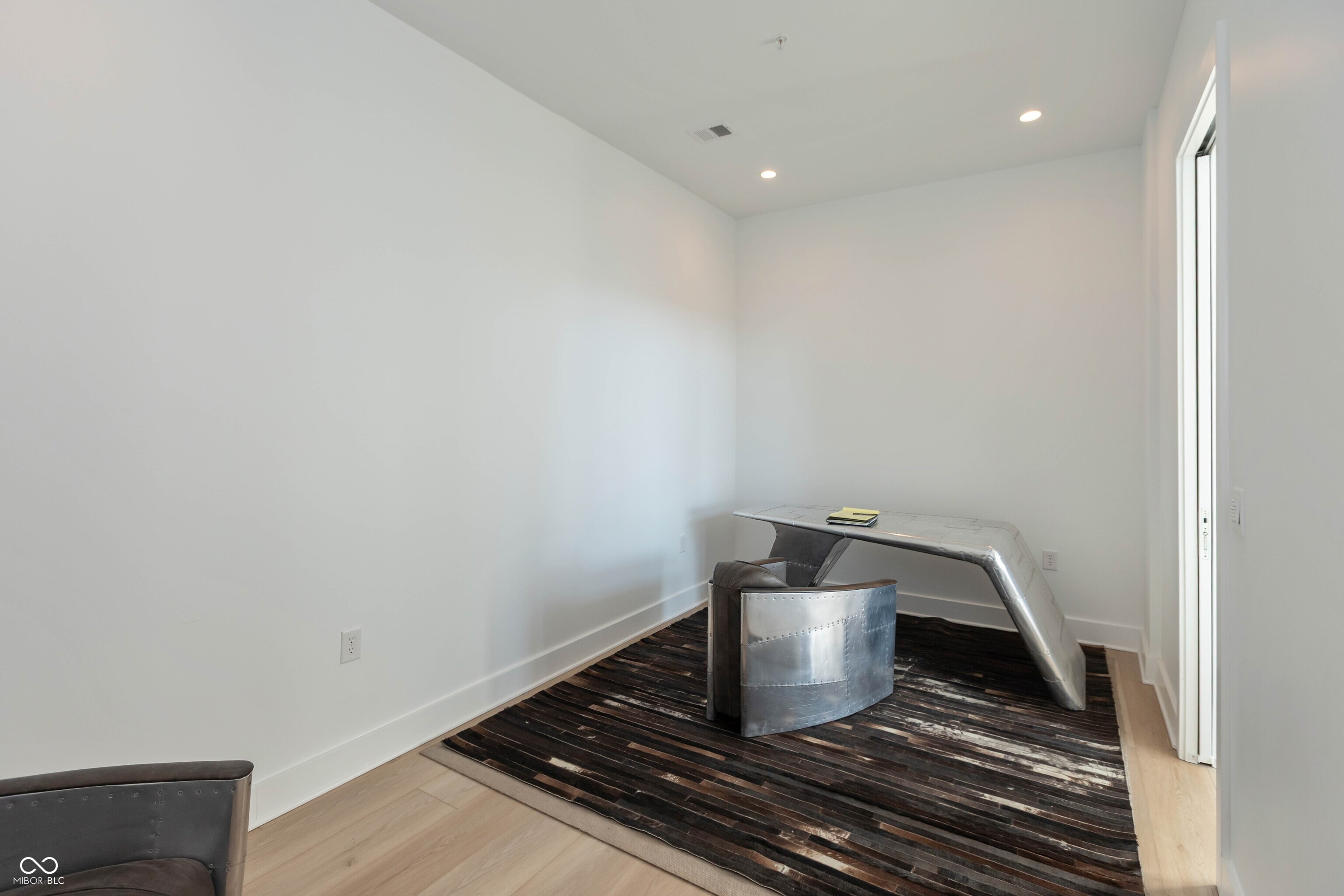 15 W Executive Drive Unit: #405