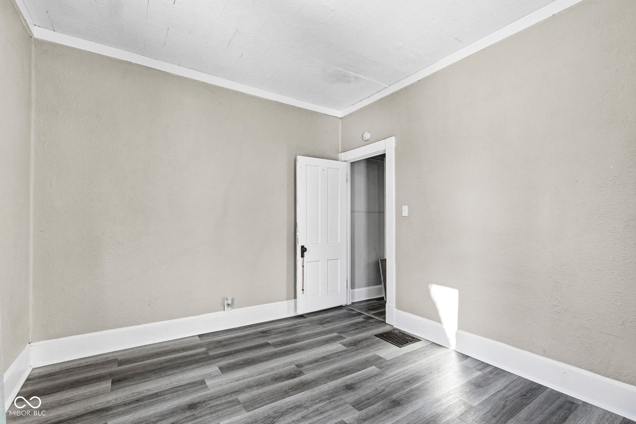 644 S 11th Street
