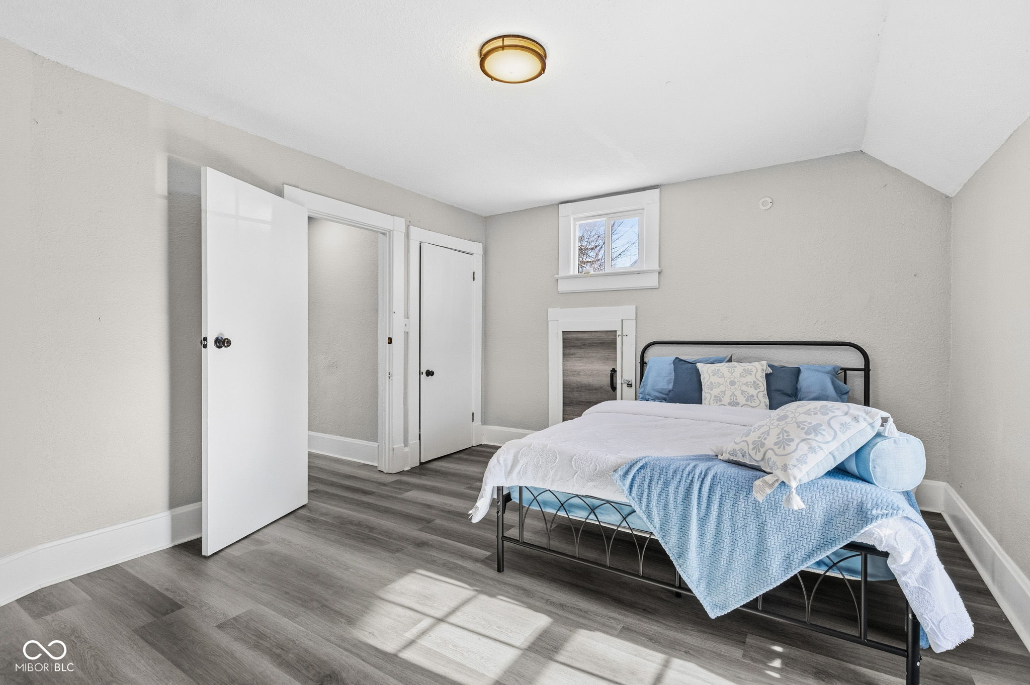 644 S 11th Street