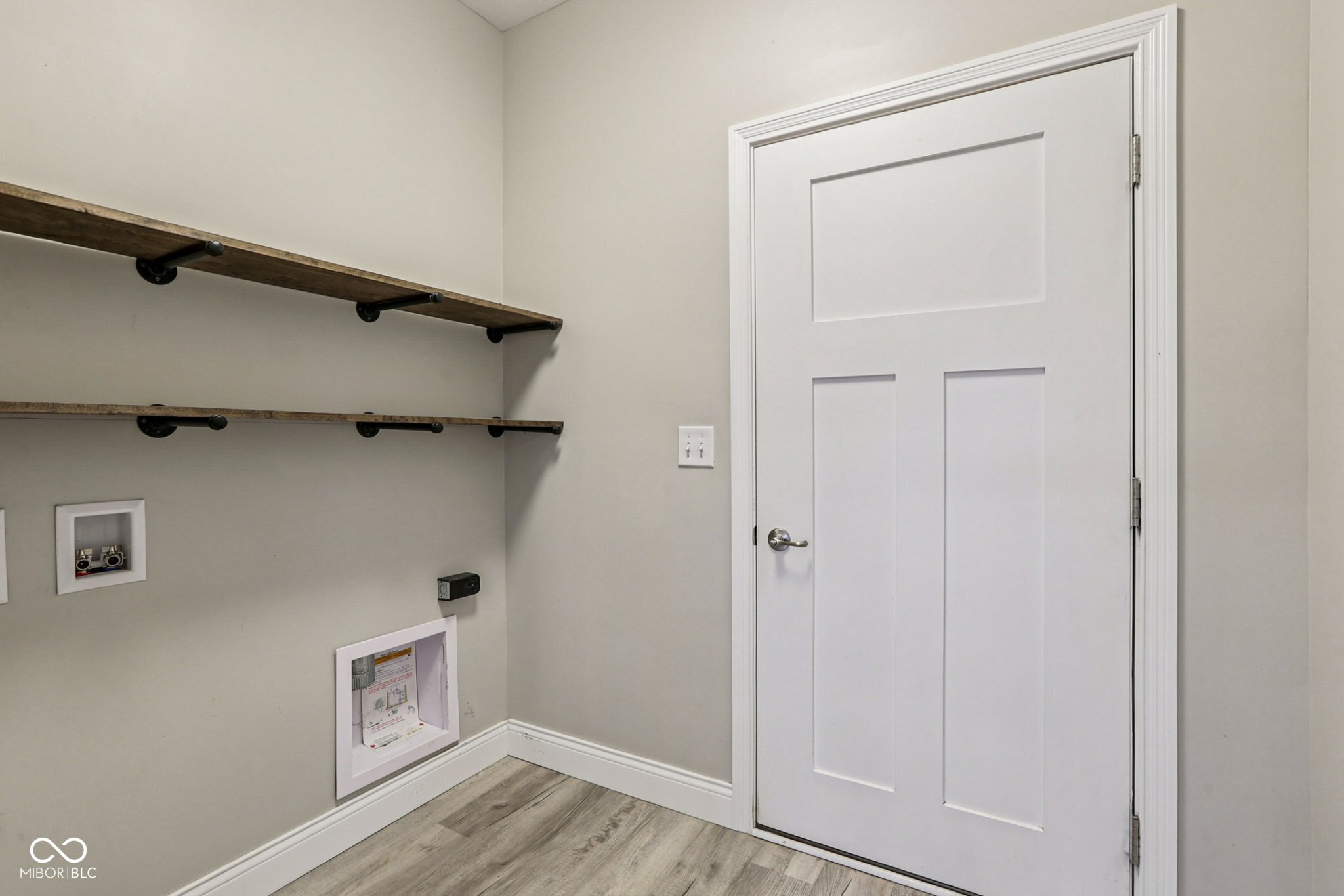 5569 Sandstone Avenue