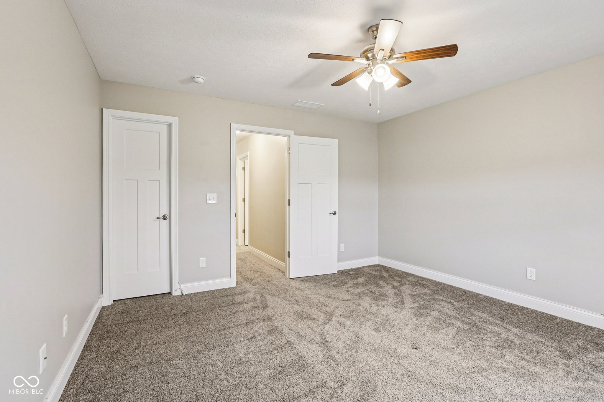 5569 Sandstone Avenue