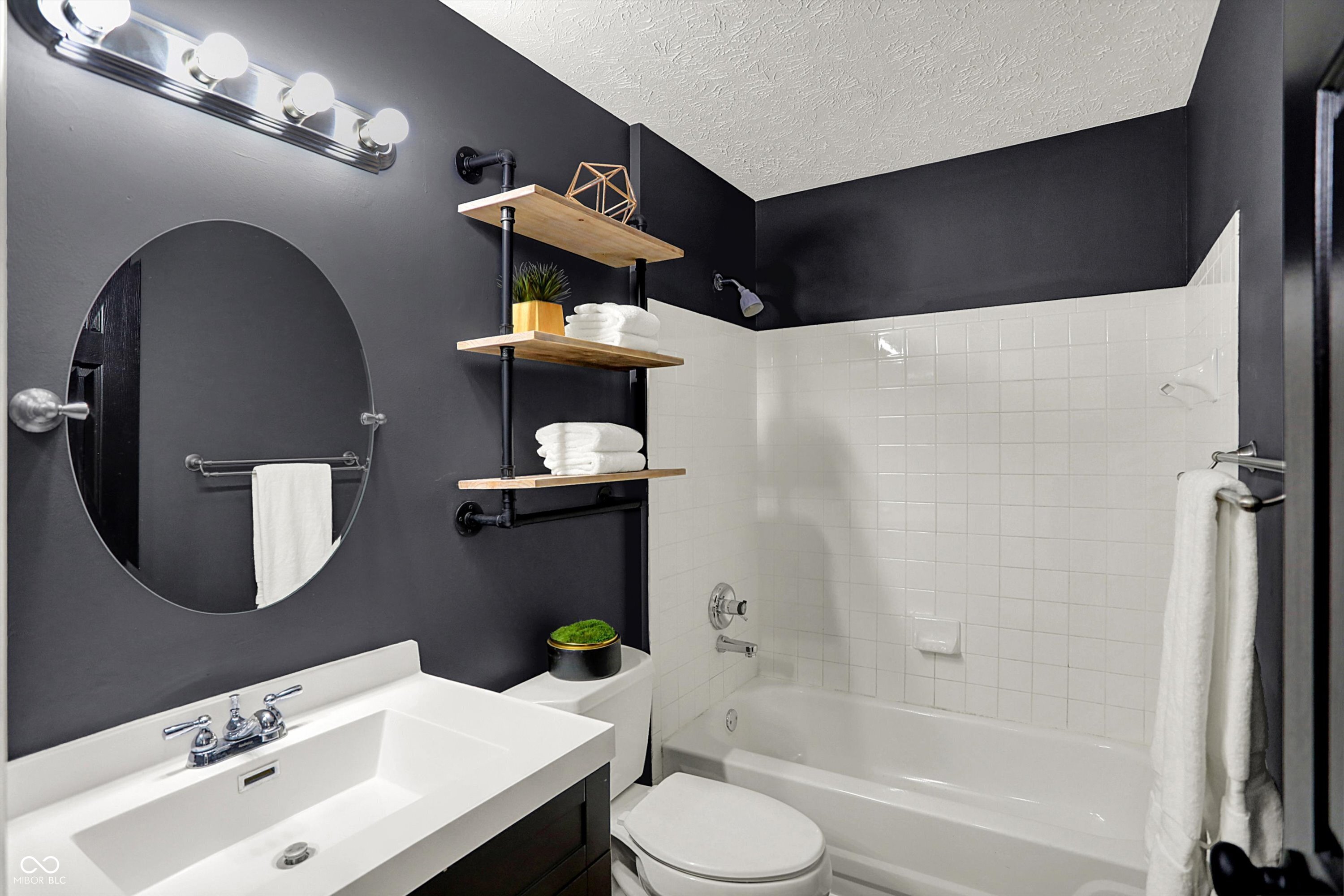 8120 Glenwillow Lane Unit: 205