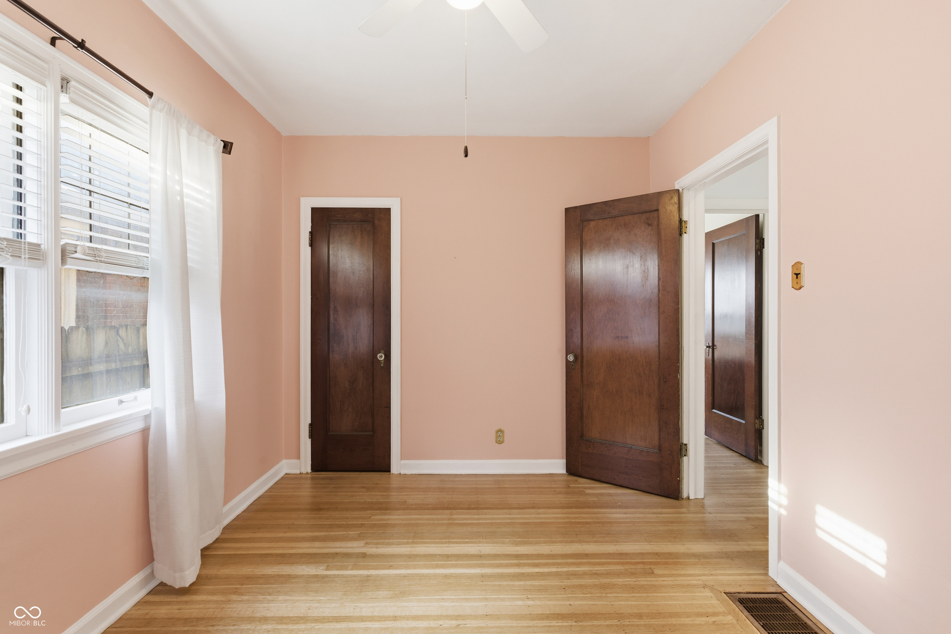 1029 N Drexel Avenue