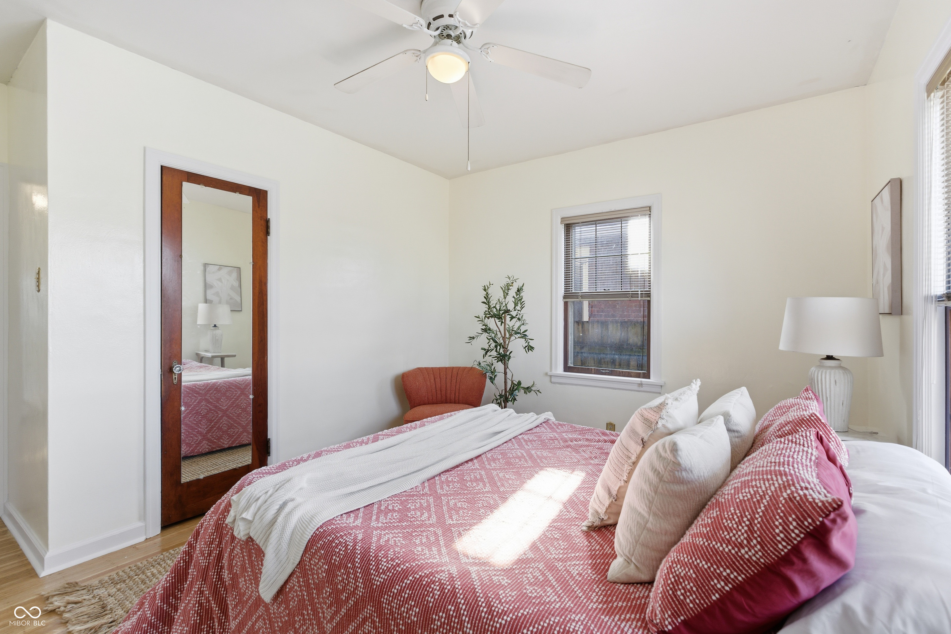 1029 N Drexel Avenue