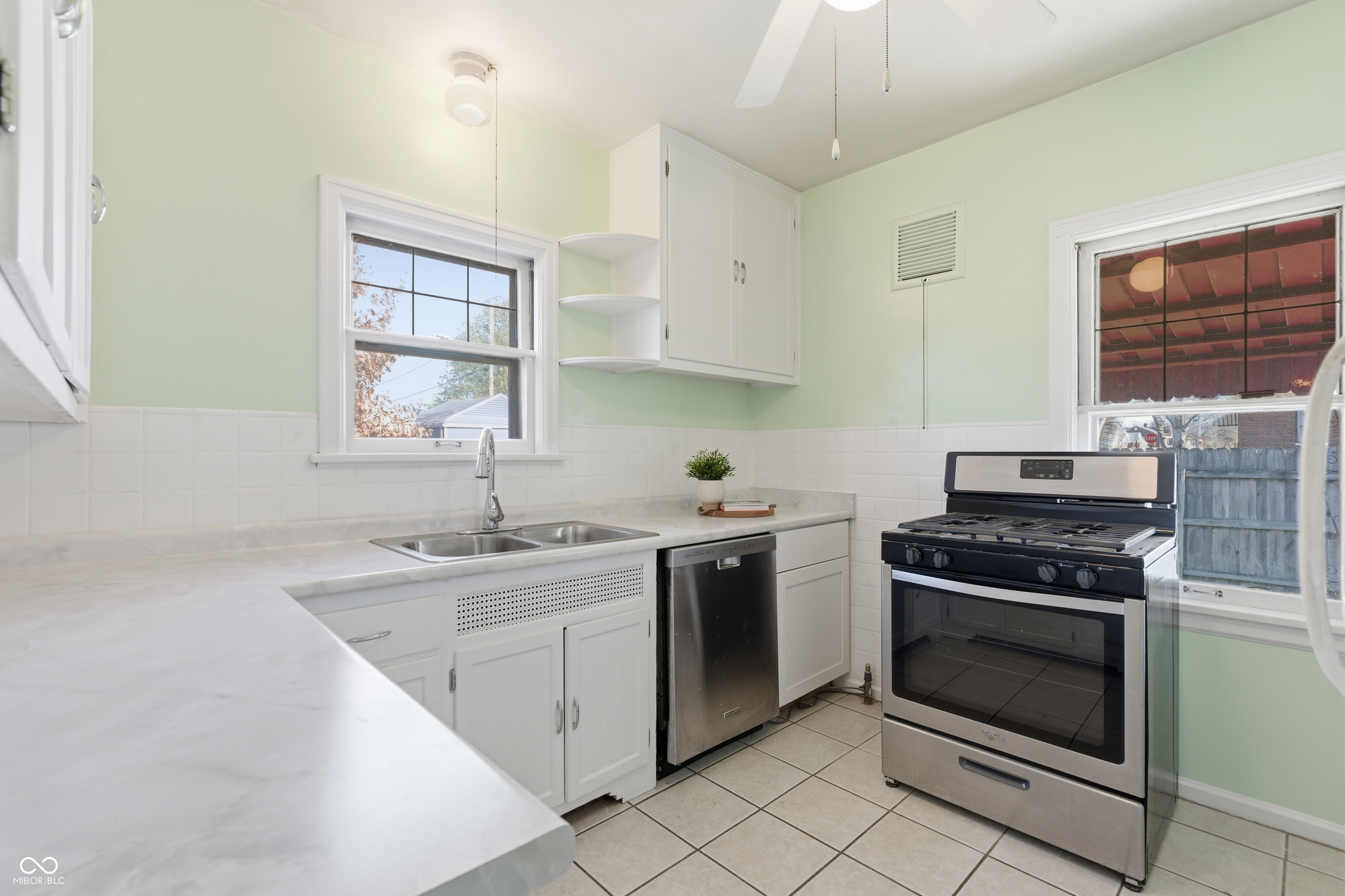 1029 N Drexel Avenue