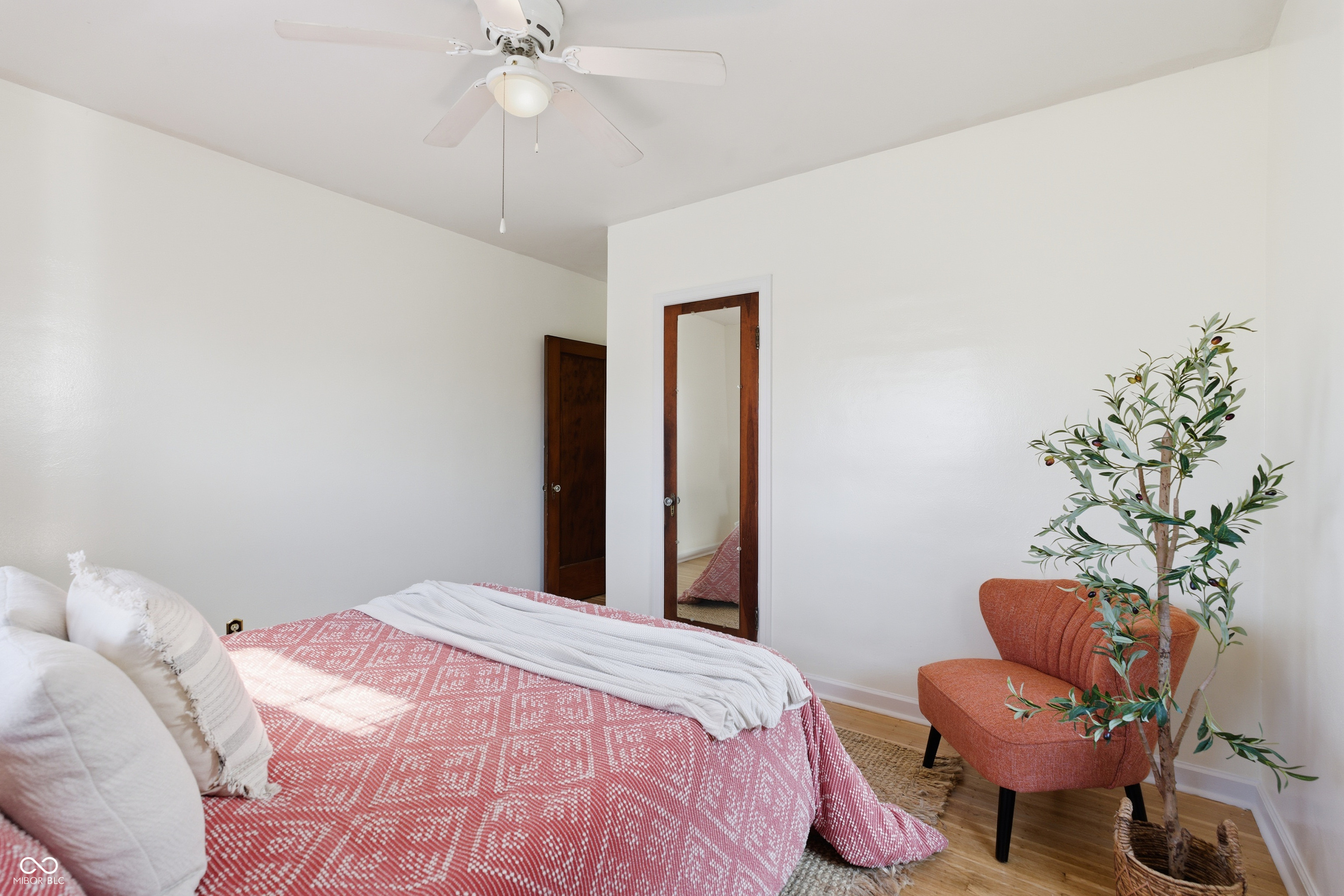 1029 N Drexel Avenue