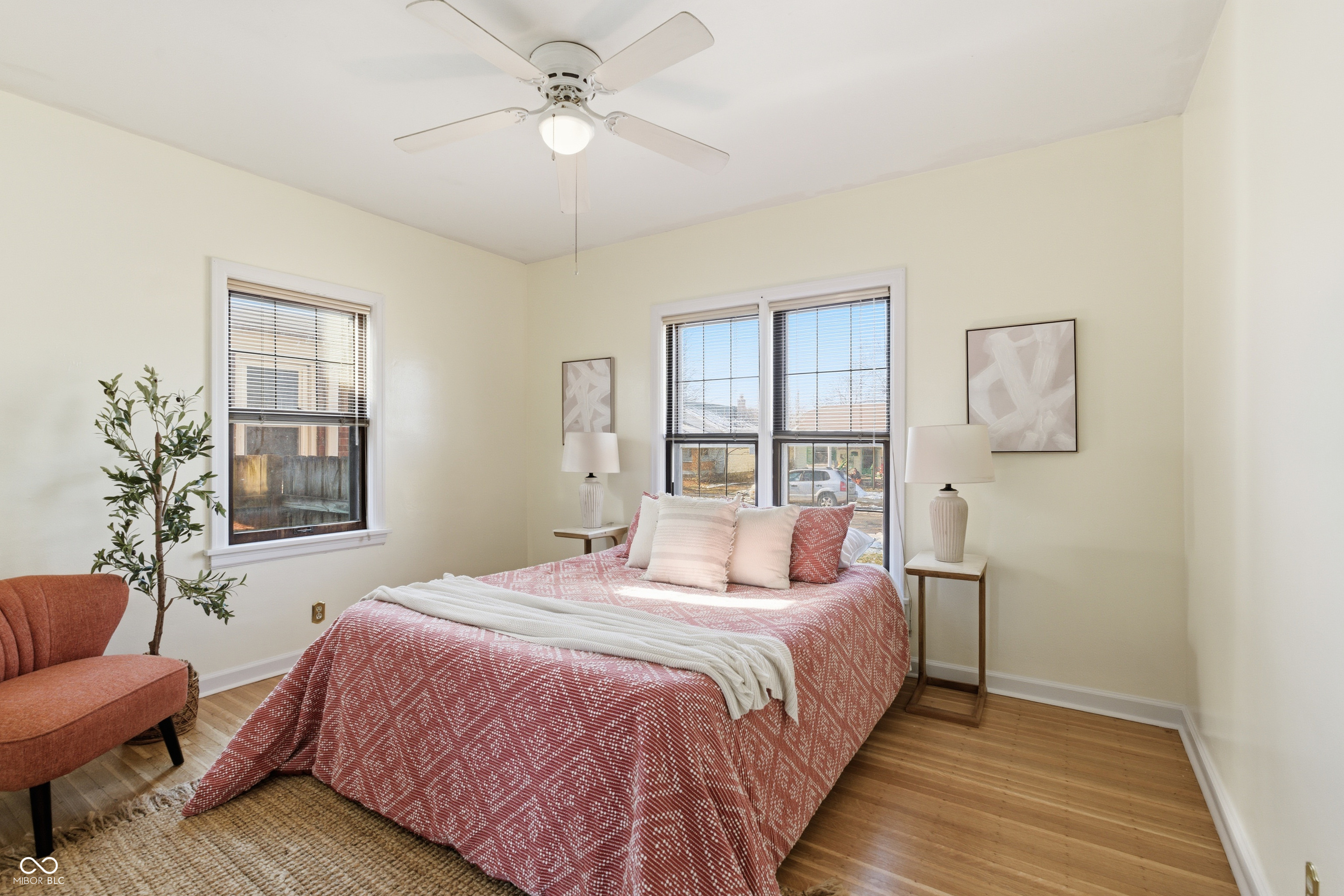 1029 N Drexel Avenue