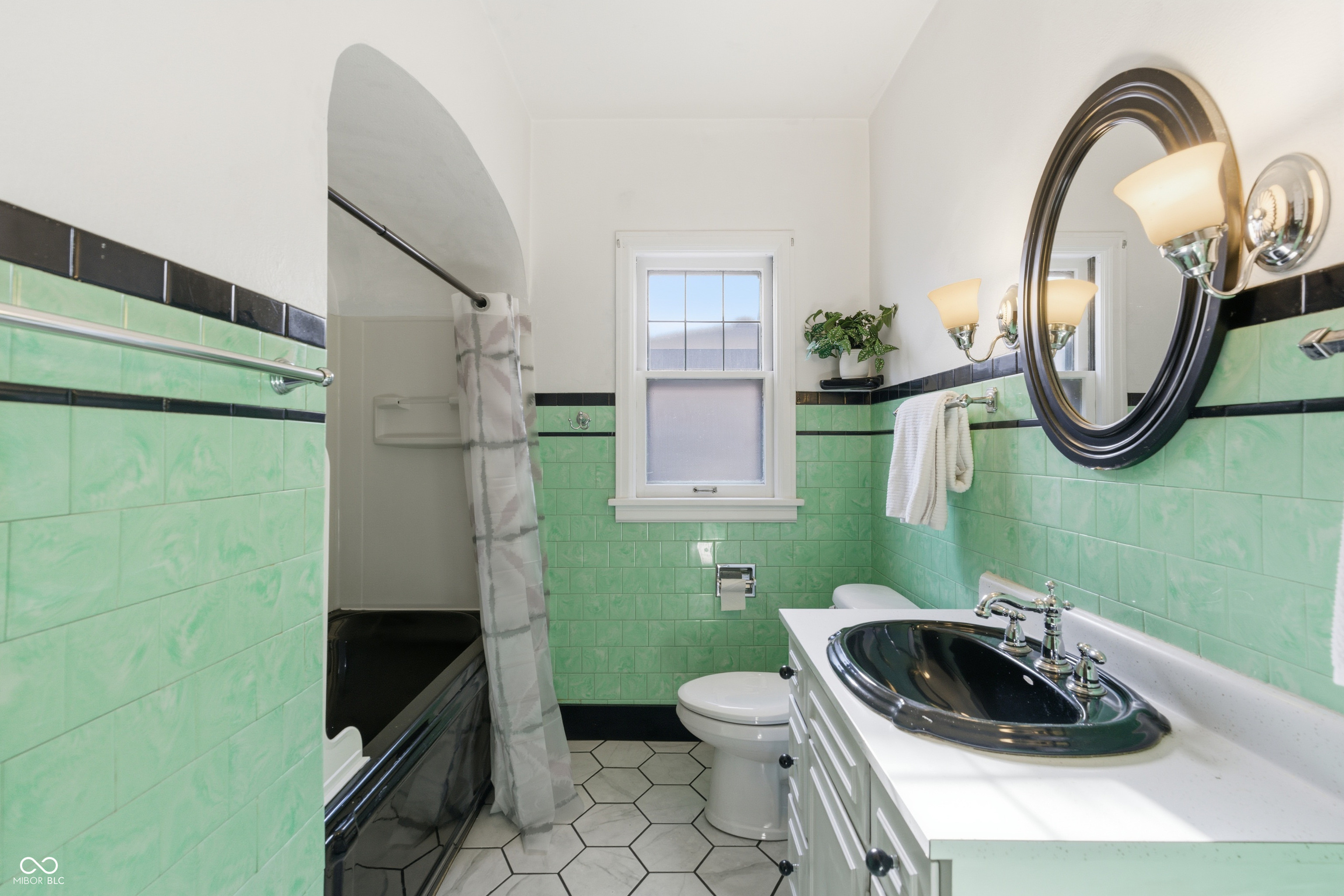 1029 N Drexel Avenue