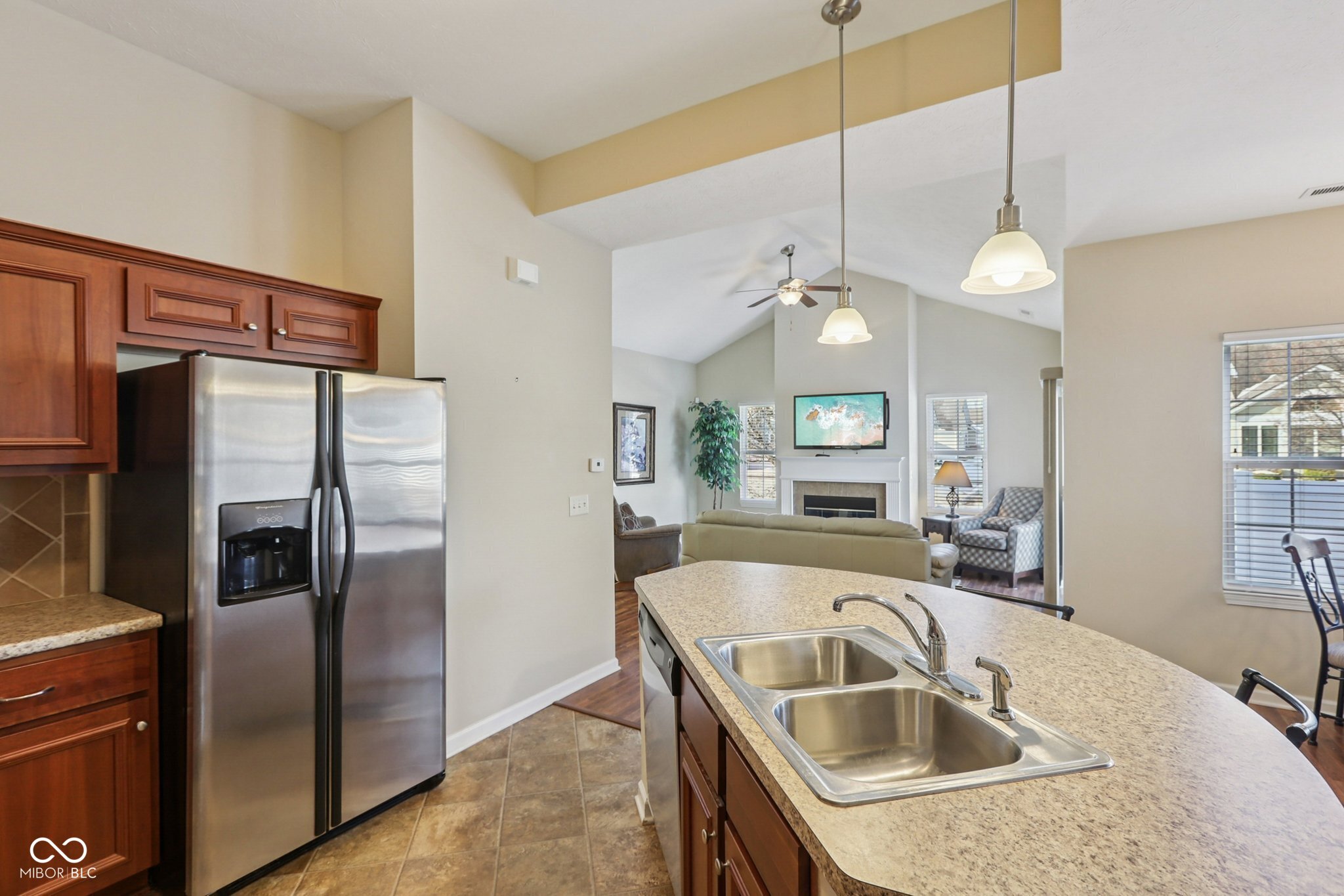 1091 Distinctive Way