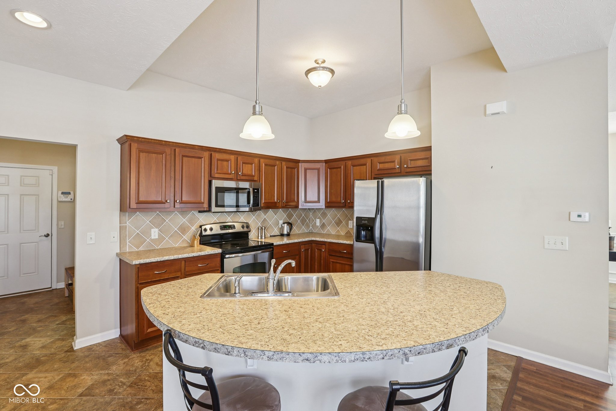 1091 Distinctive Way