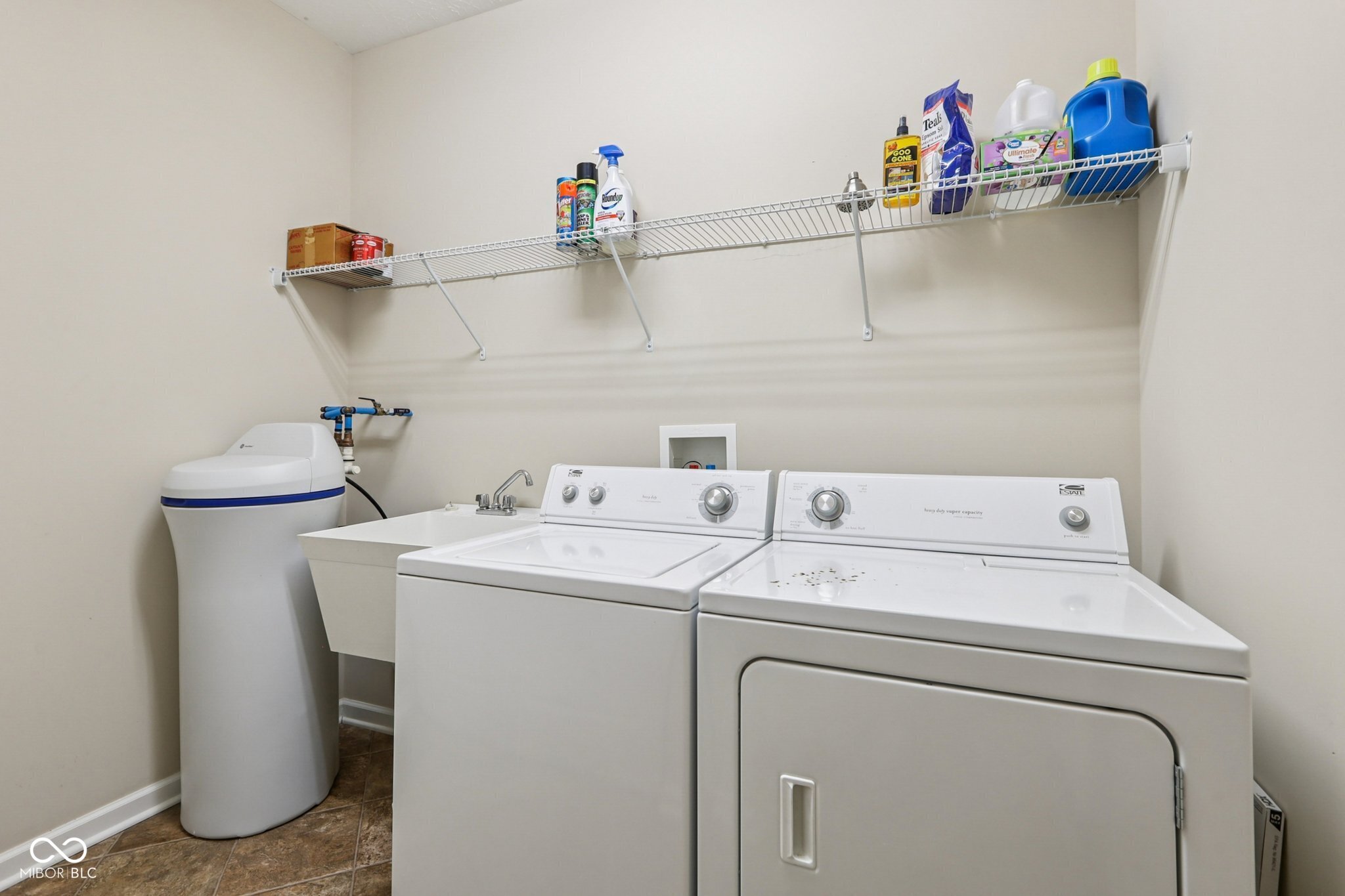 1091 Distinctive Way