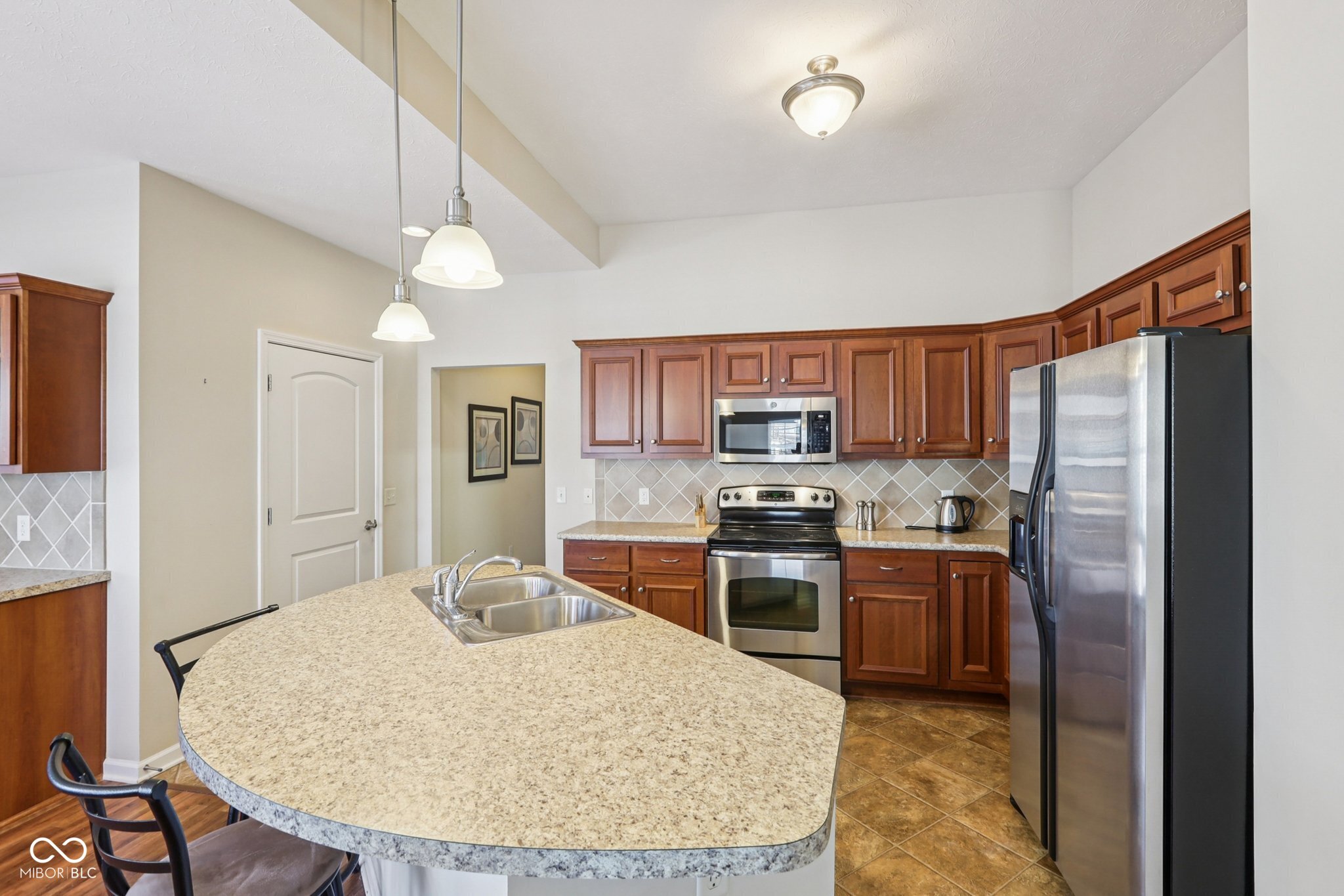 1091 Distinctive Way