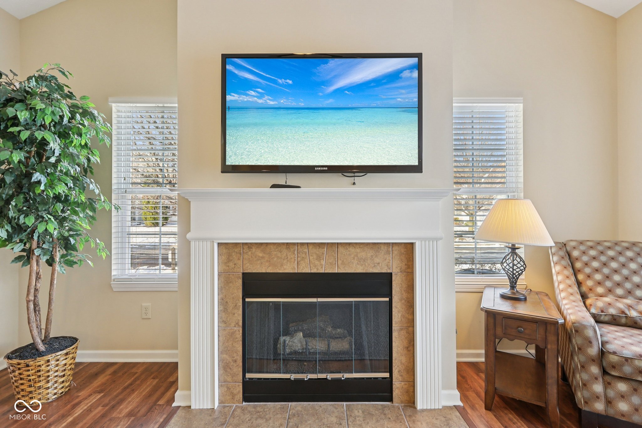 1091 Distinctive Way