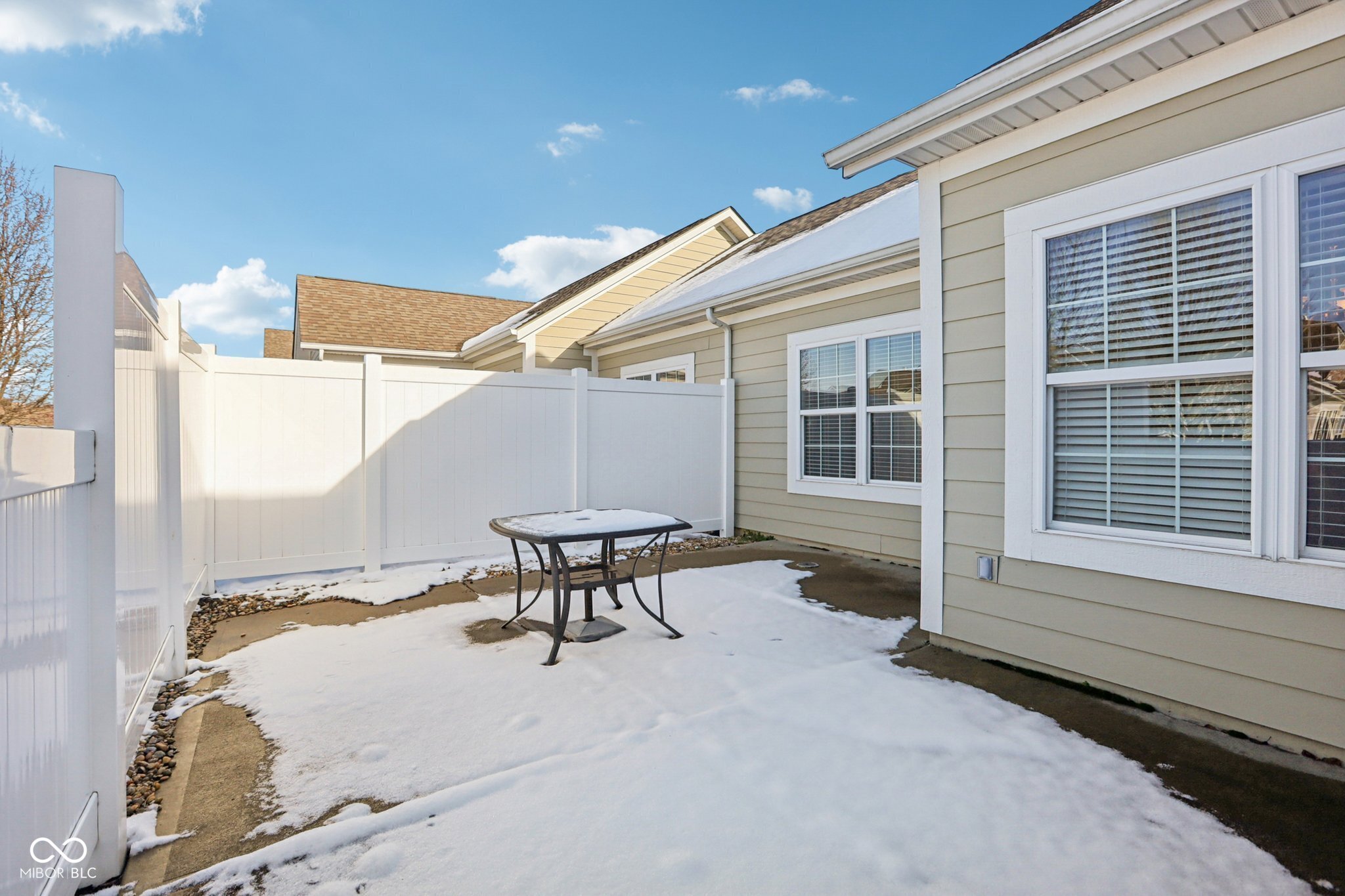 1091 Distinctive Way