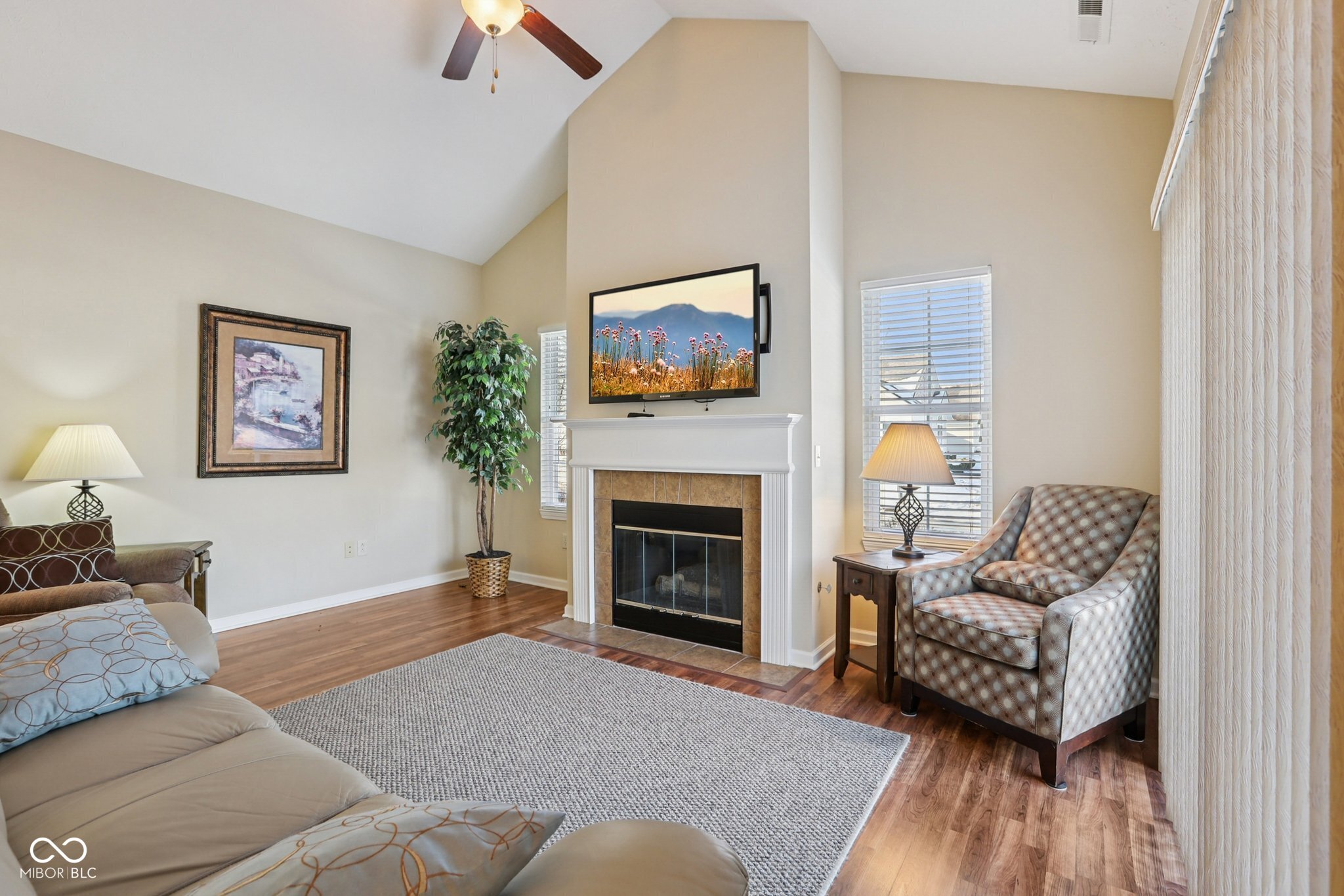 1091 Distinctive Way