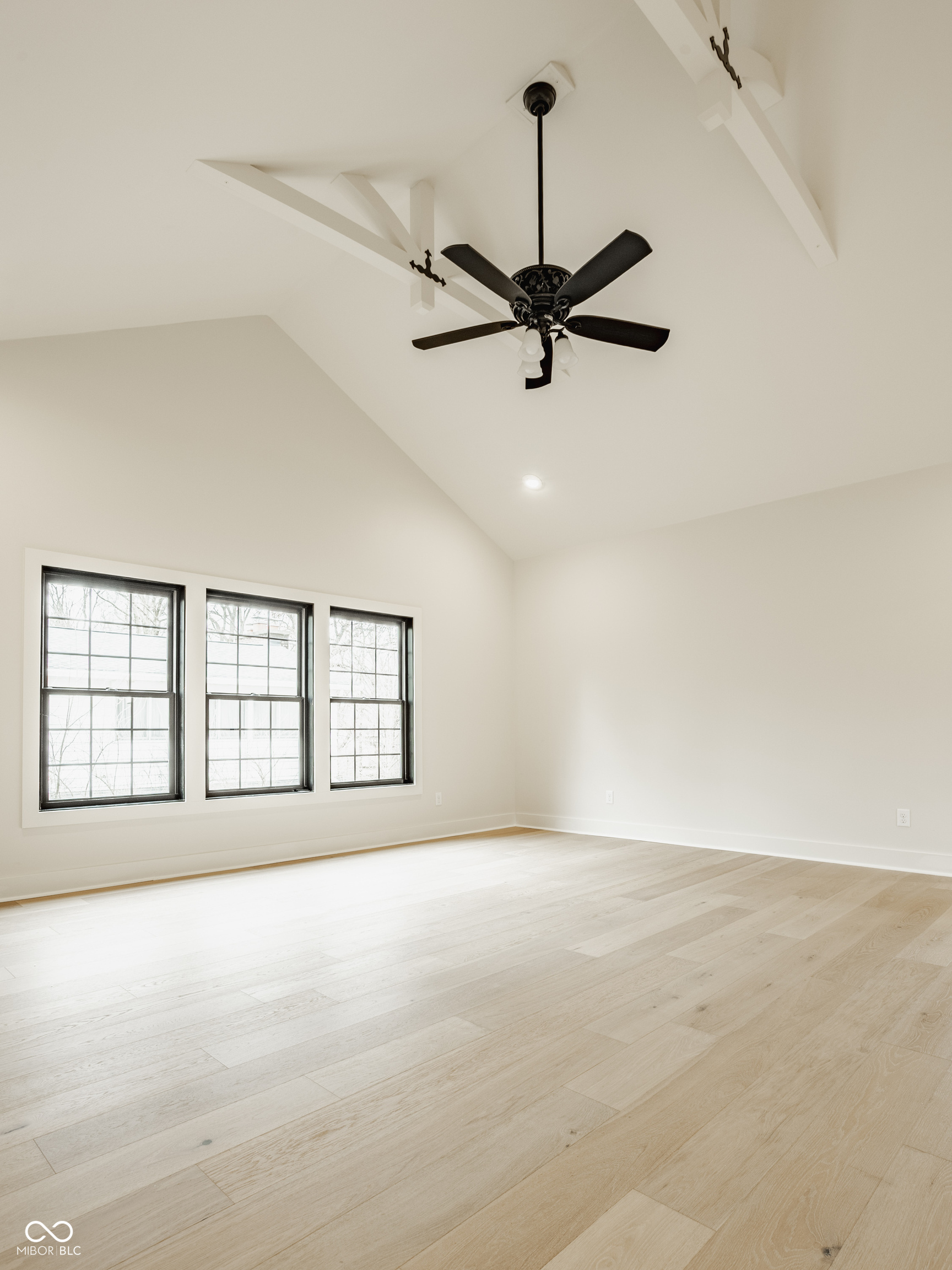 8390 N Illinois Street