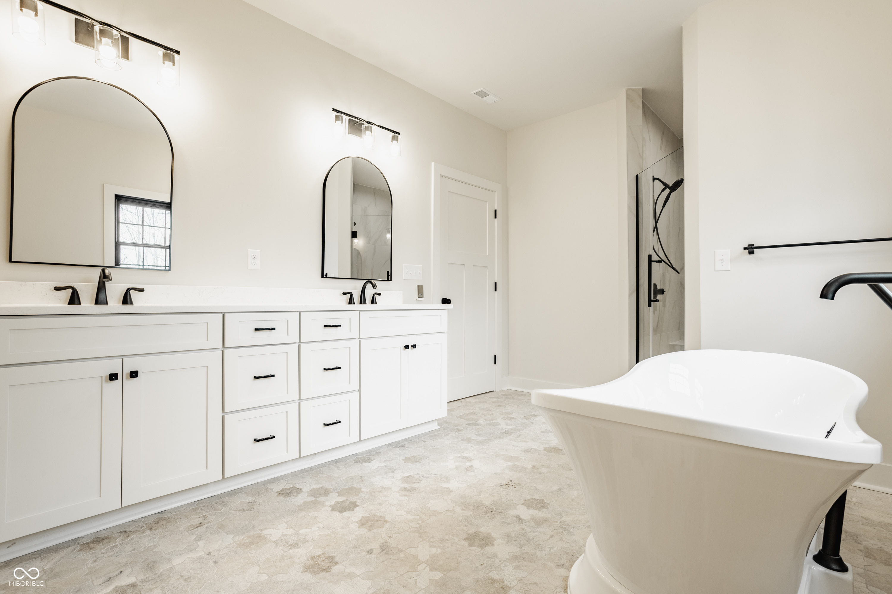 8390 N Illinois Street