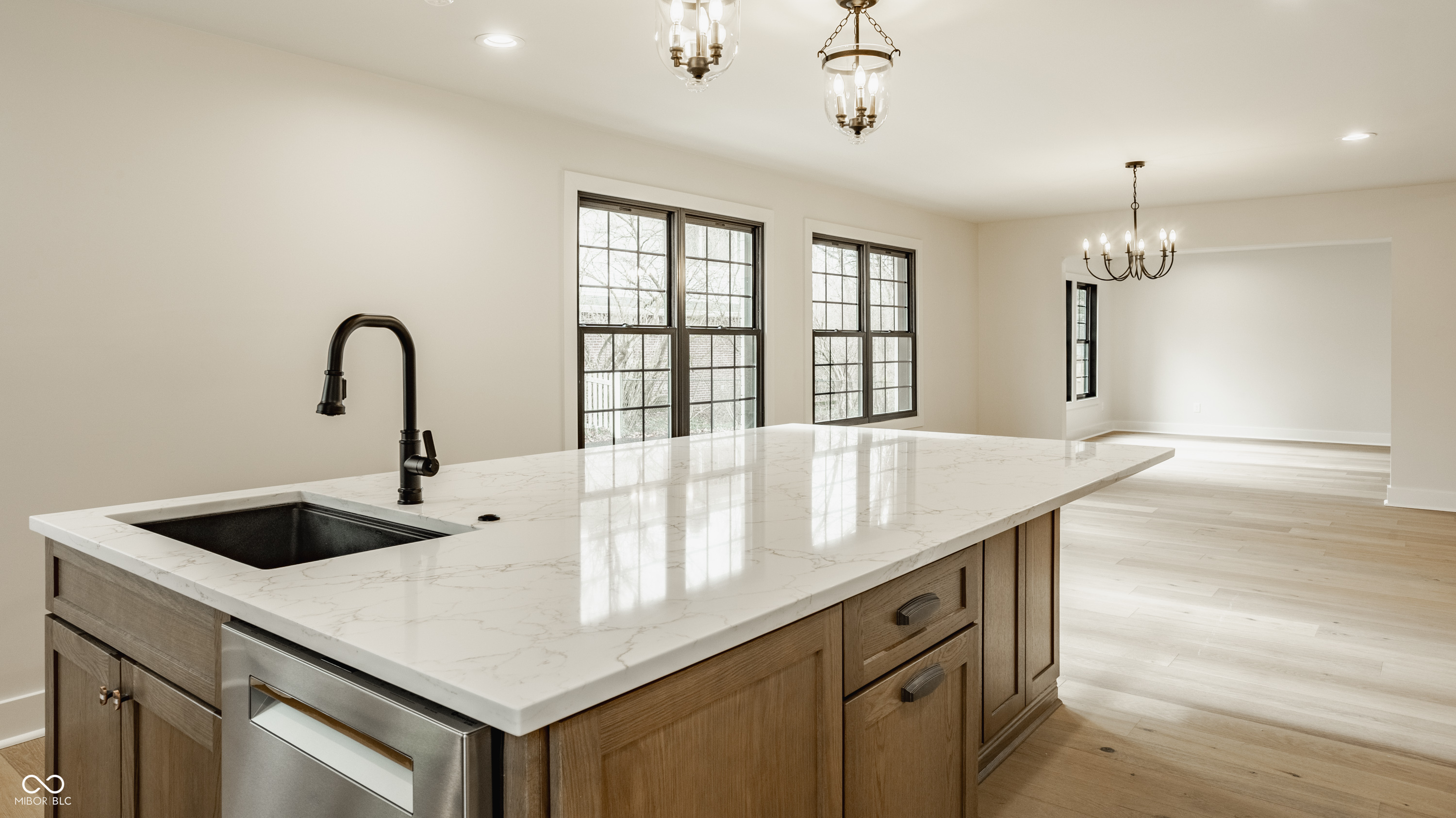 8390 N Illinois Street