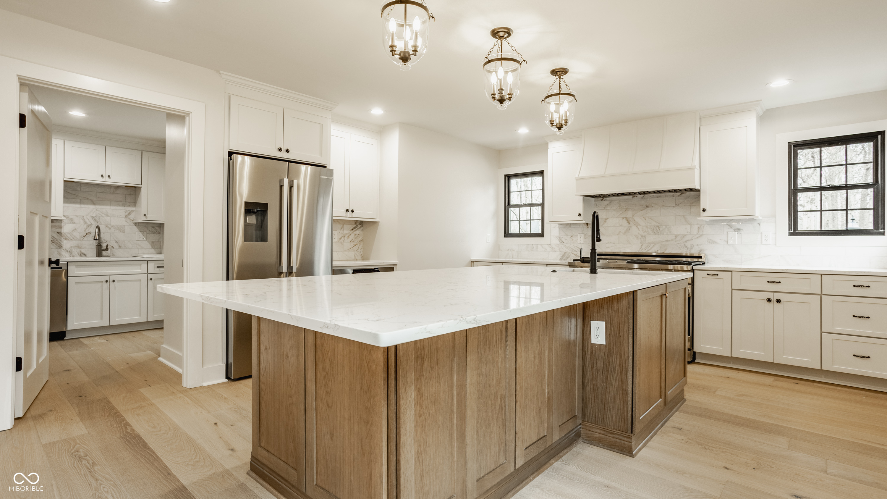 8390 N Illinois Street