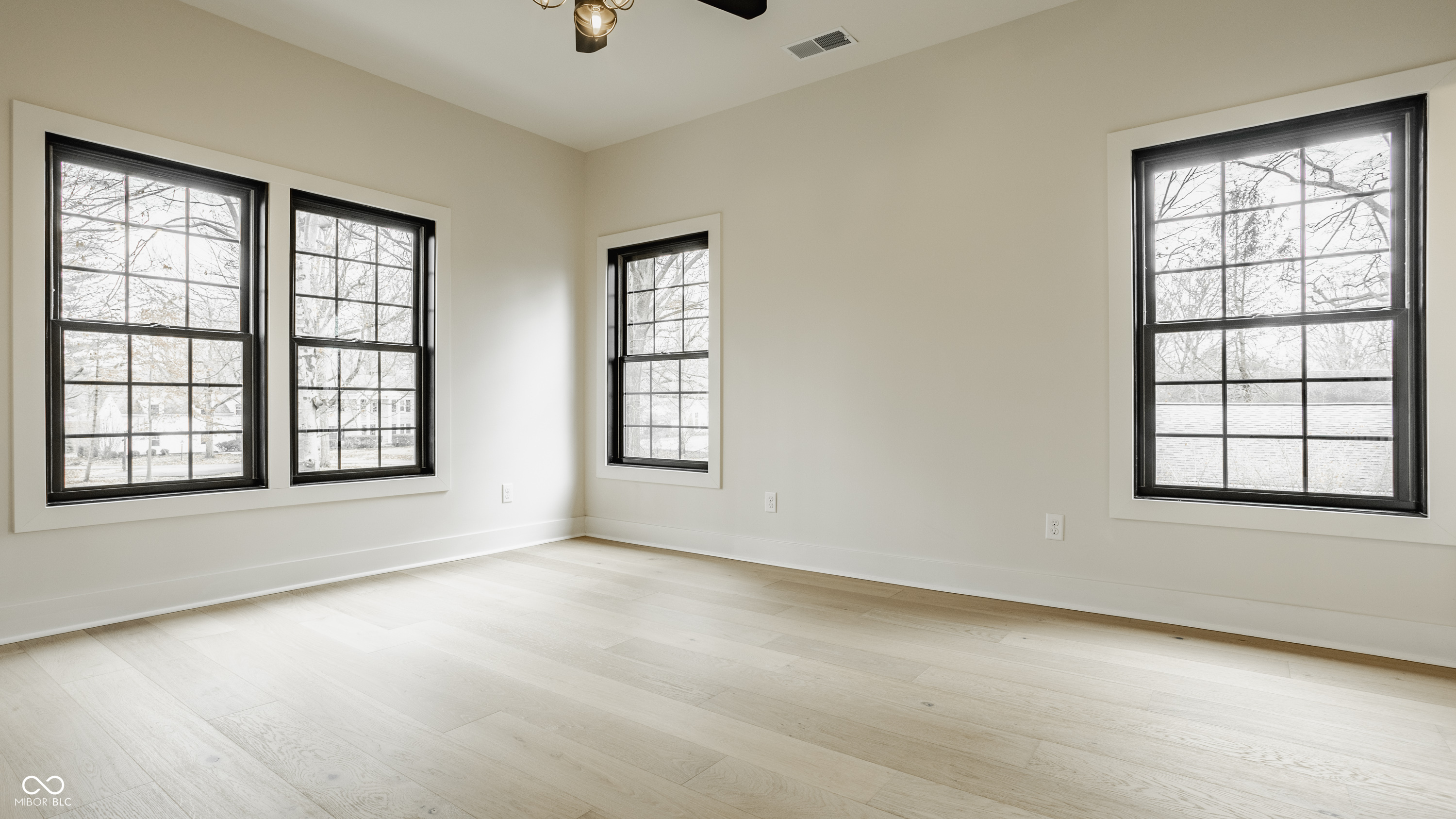 8390 N Illinois Street