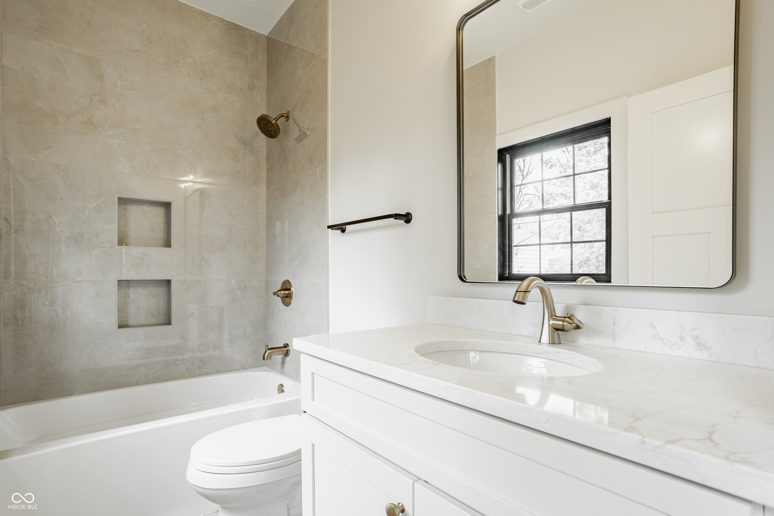 8390 N Illinois Street