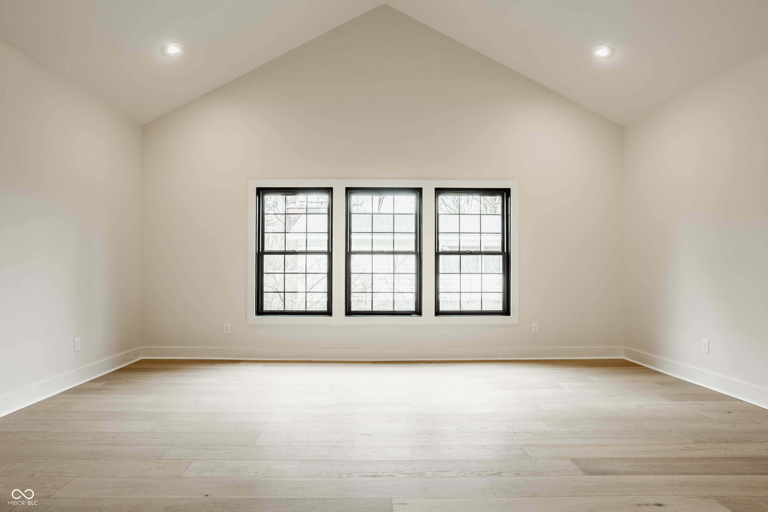 8390 N Illinois Street