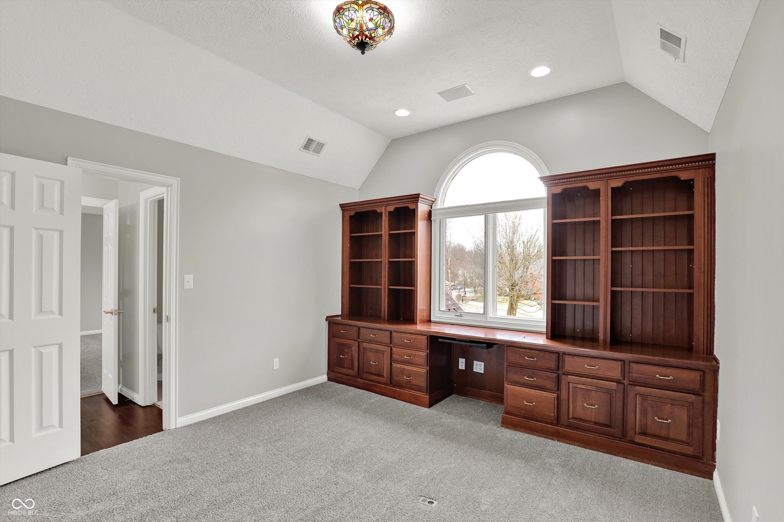 8802 Worthington Court