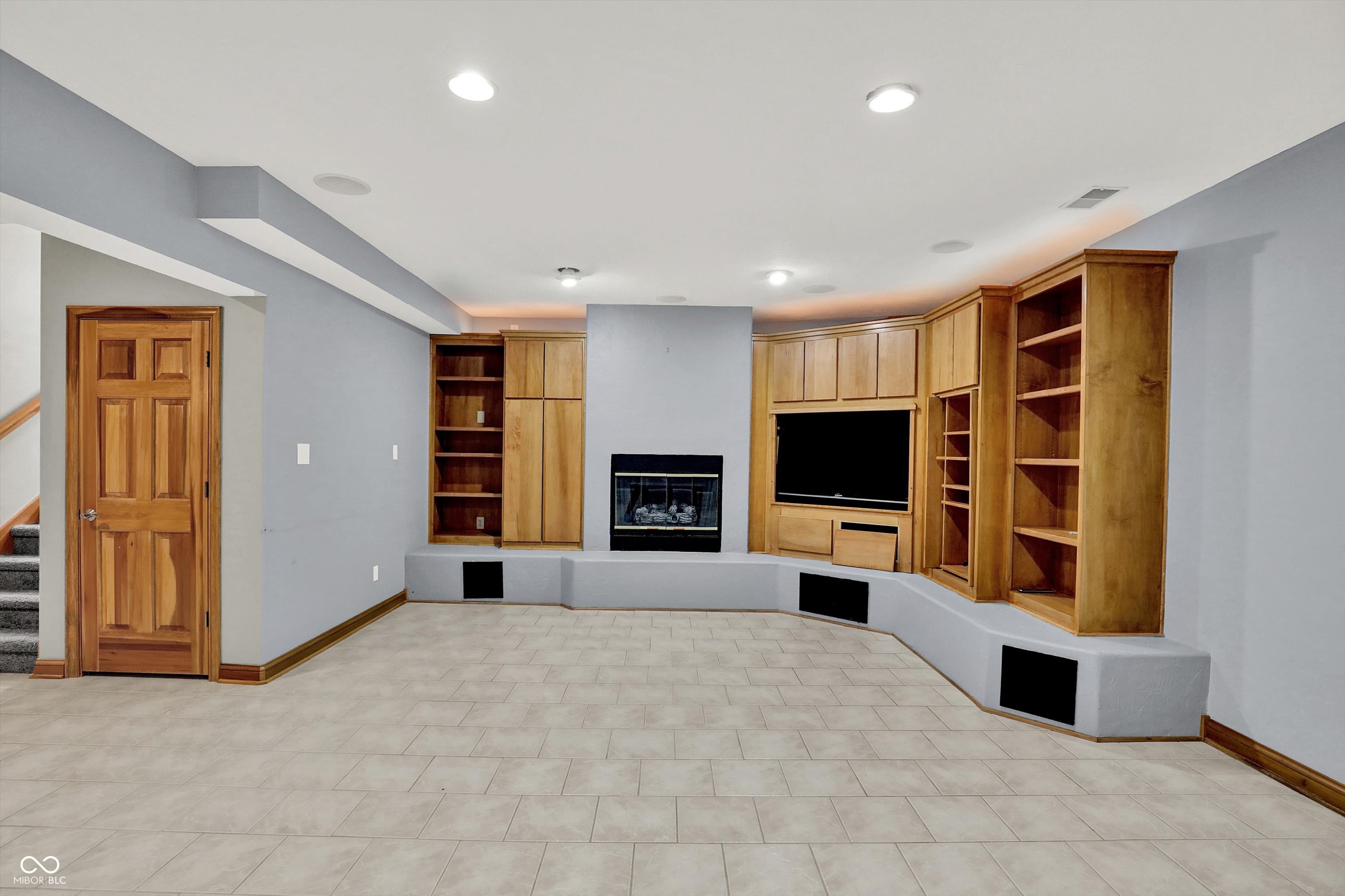 8802 Worthington Court