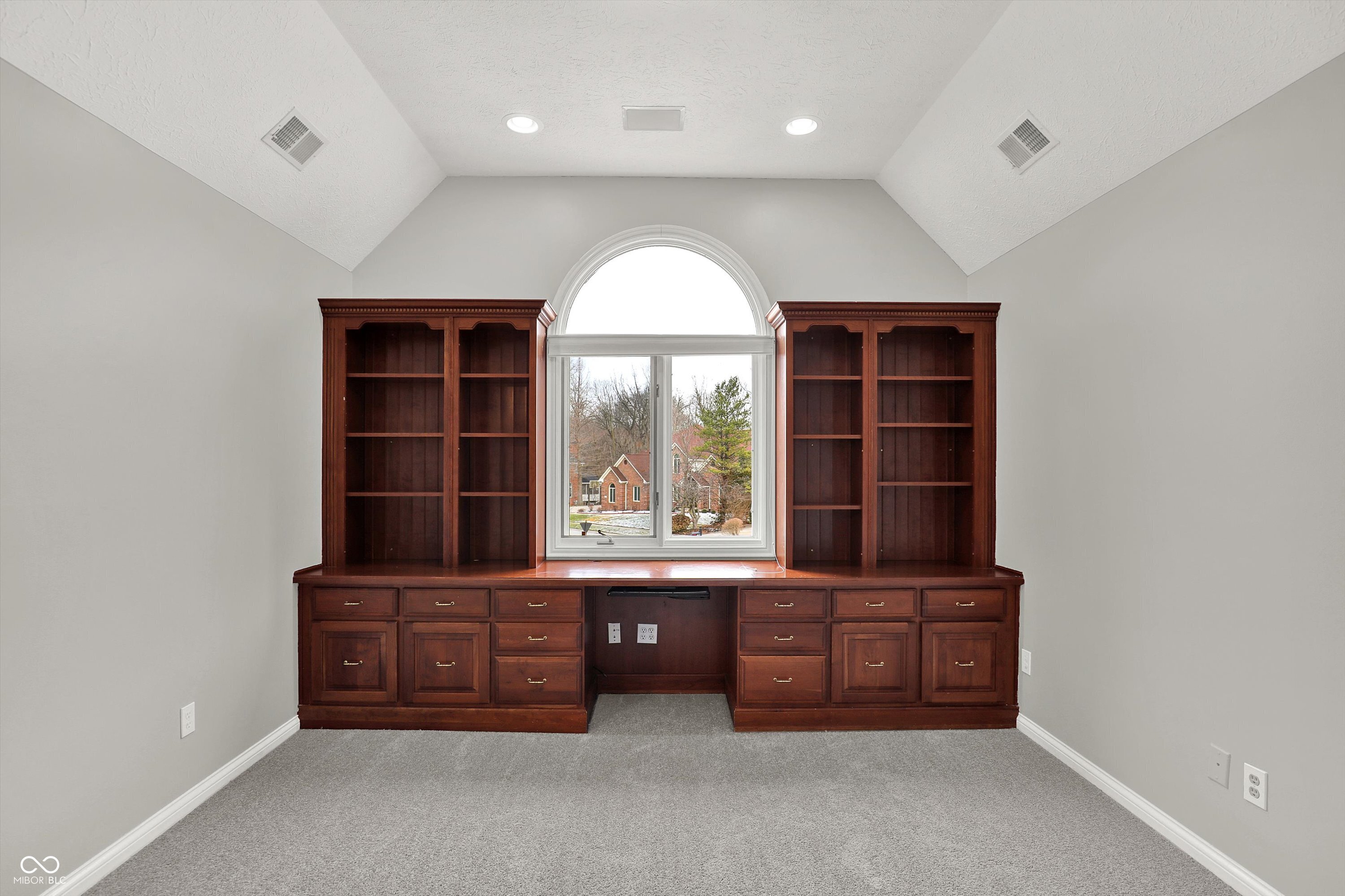 8802 Worthington Court