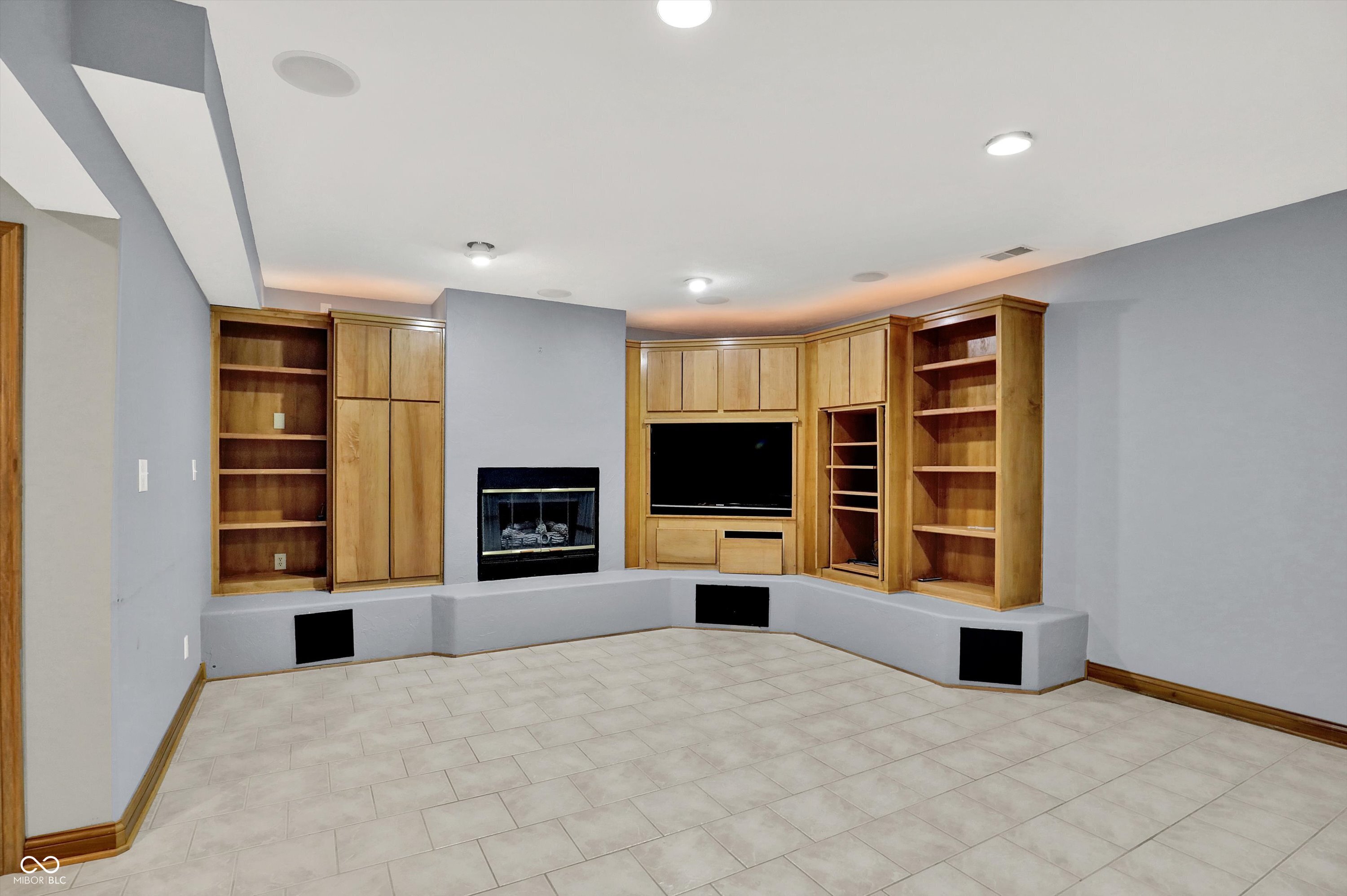 8802 Worthington Court