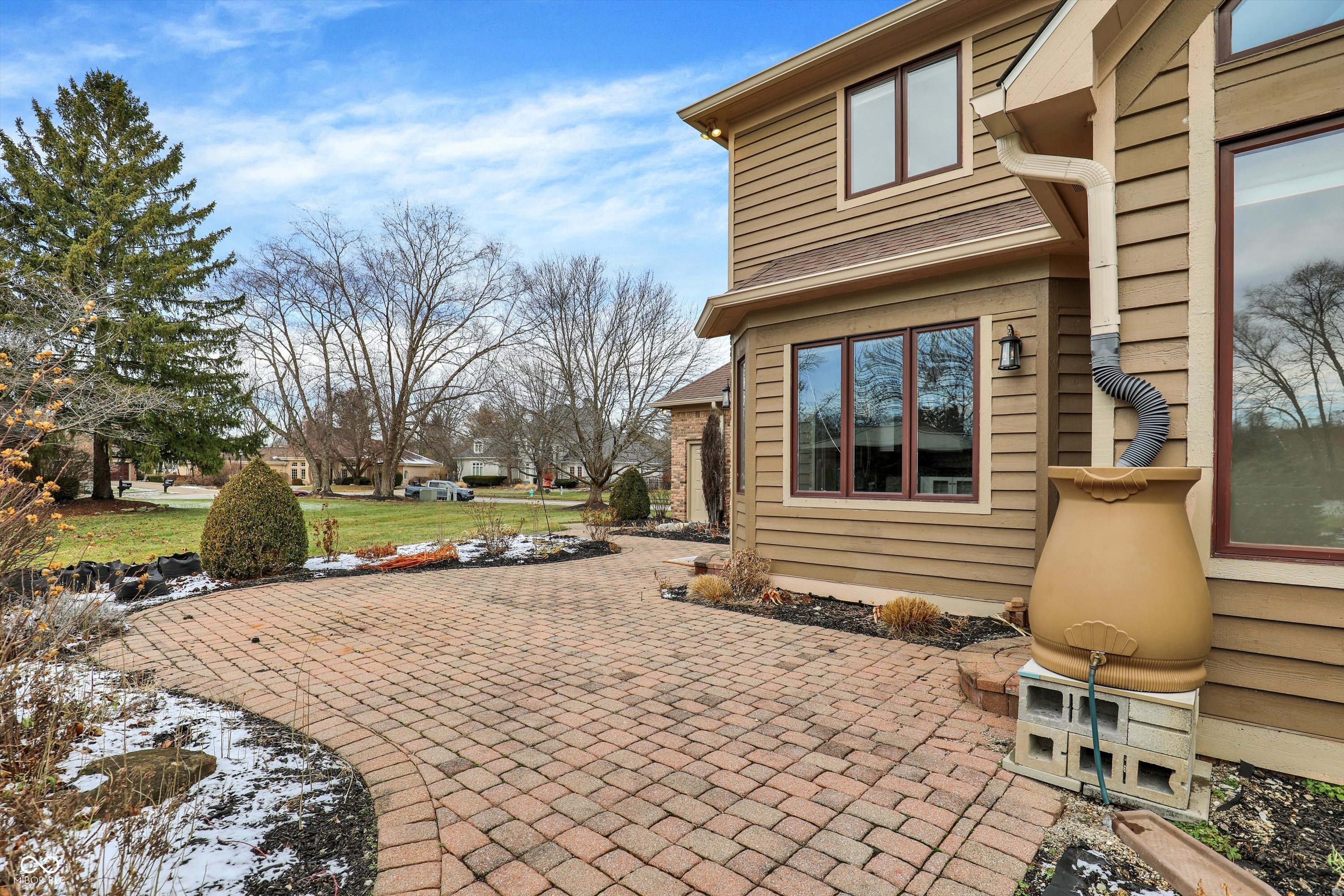 8802 Worthington Court