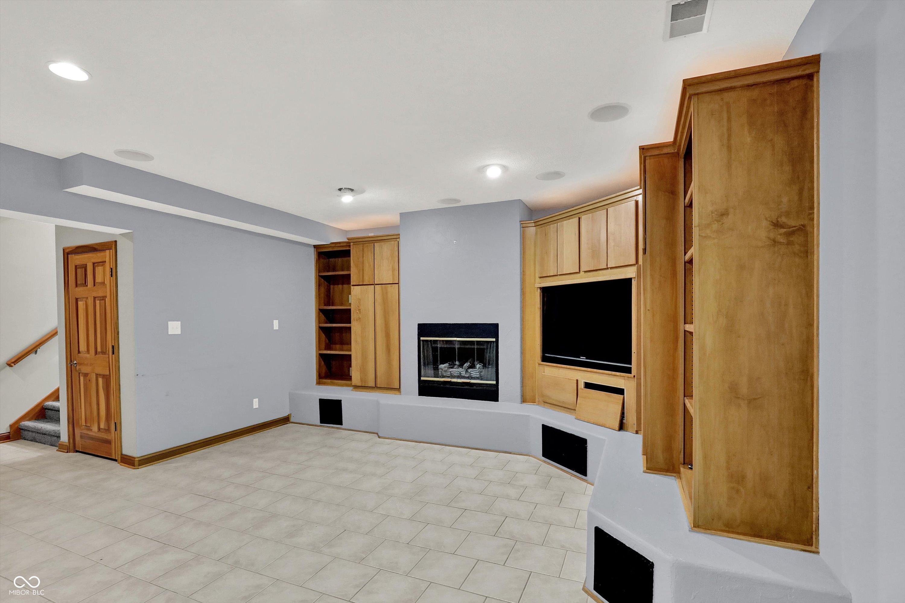 8802 Worthington Court