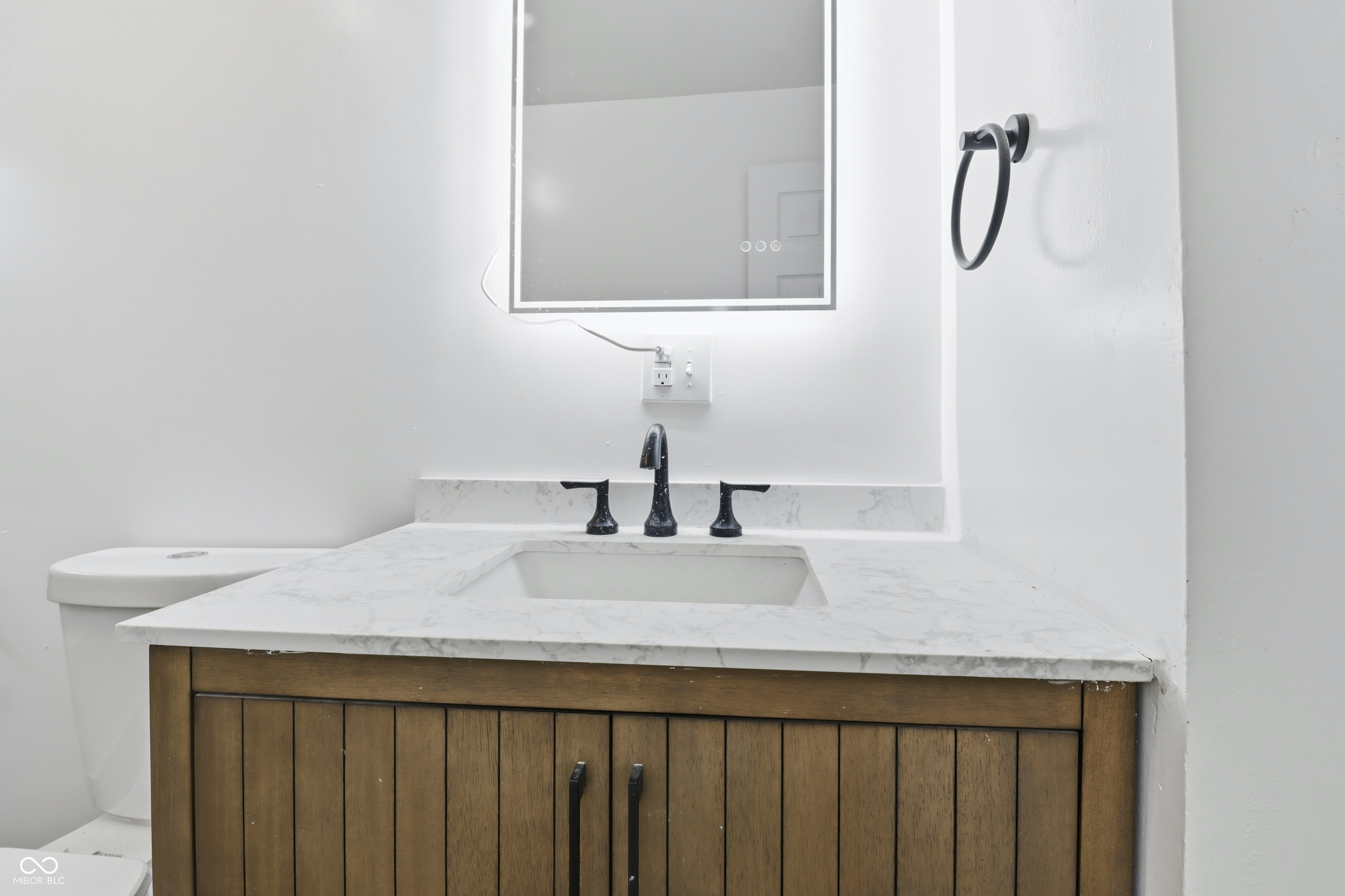 104 N Chester Avenue