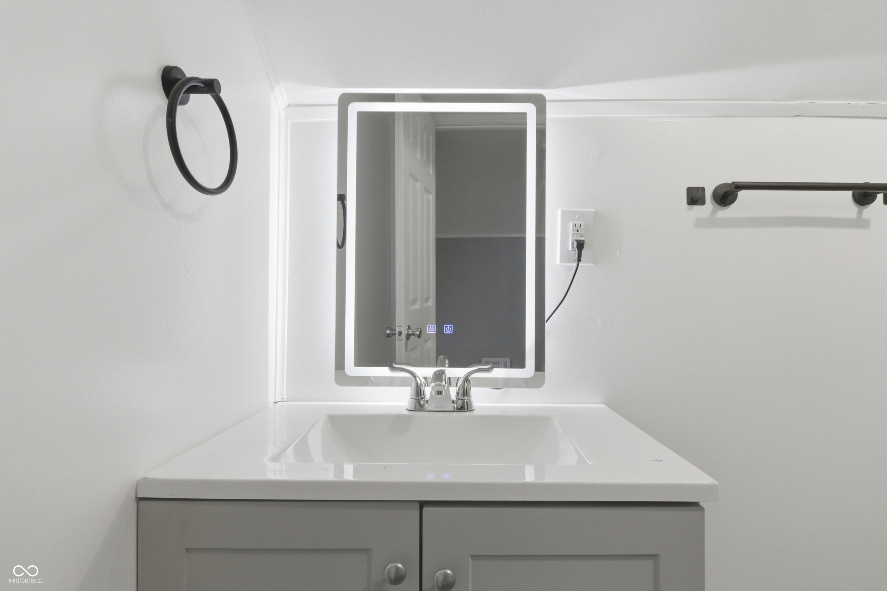 104 N Chester Avenue