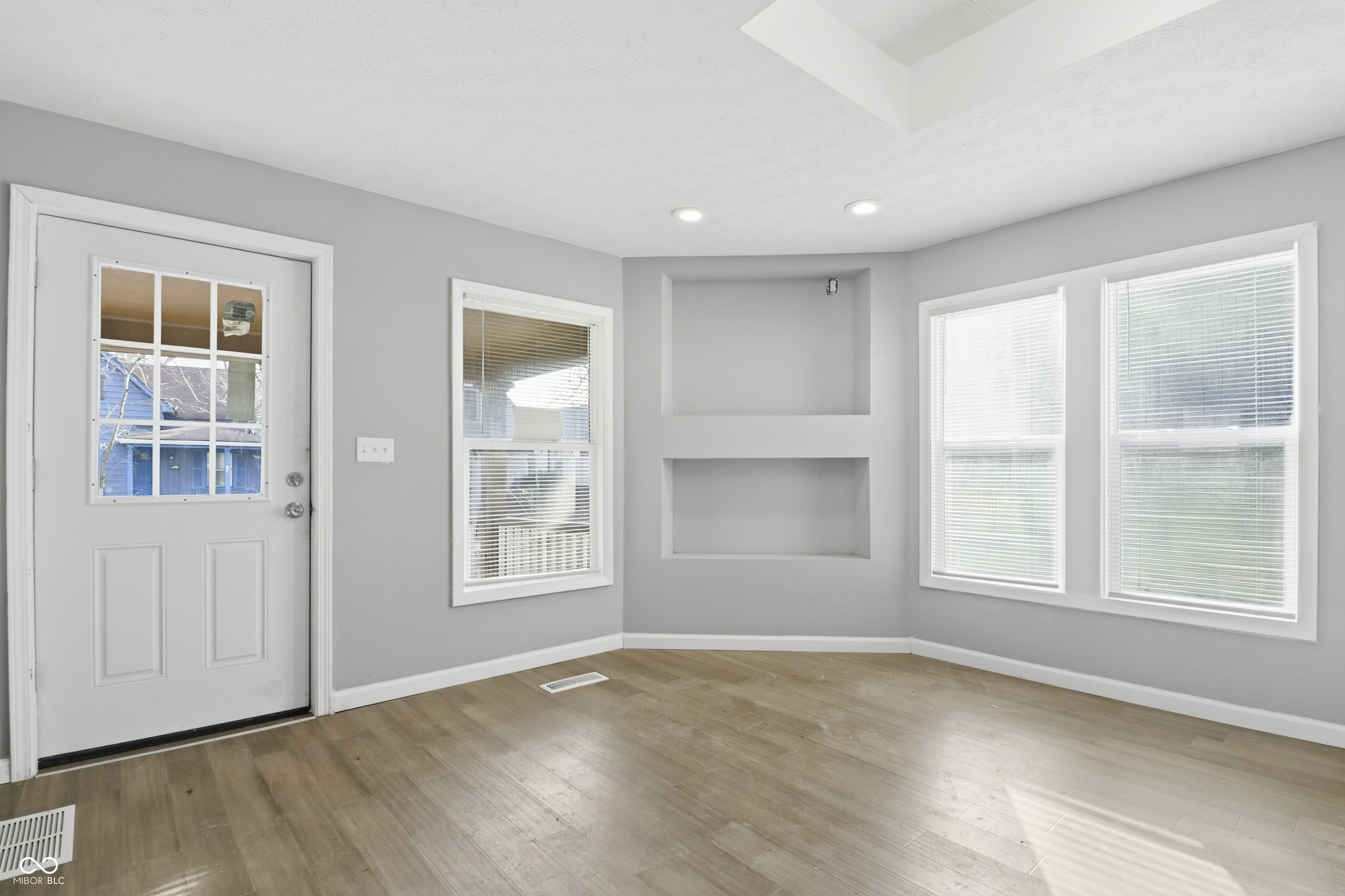 104 N Chester Avenue