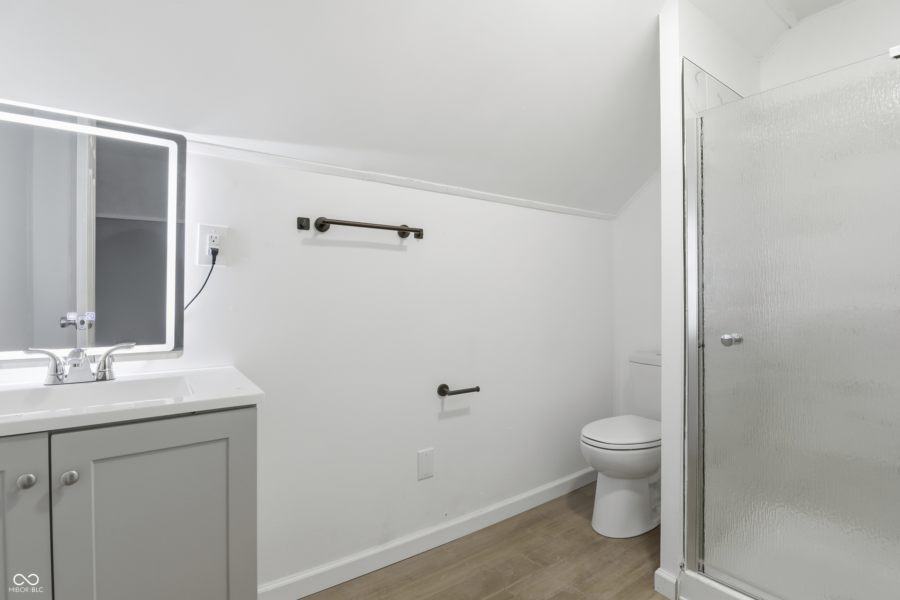 104 N Chester Avenue