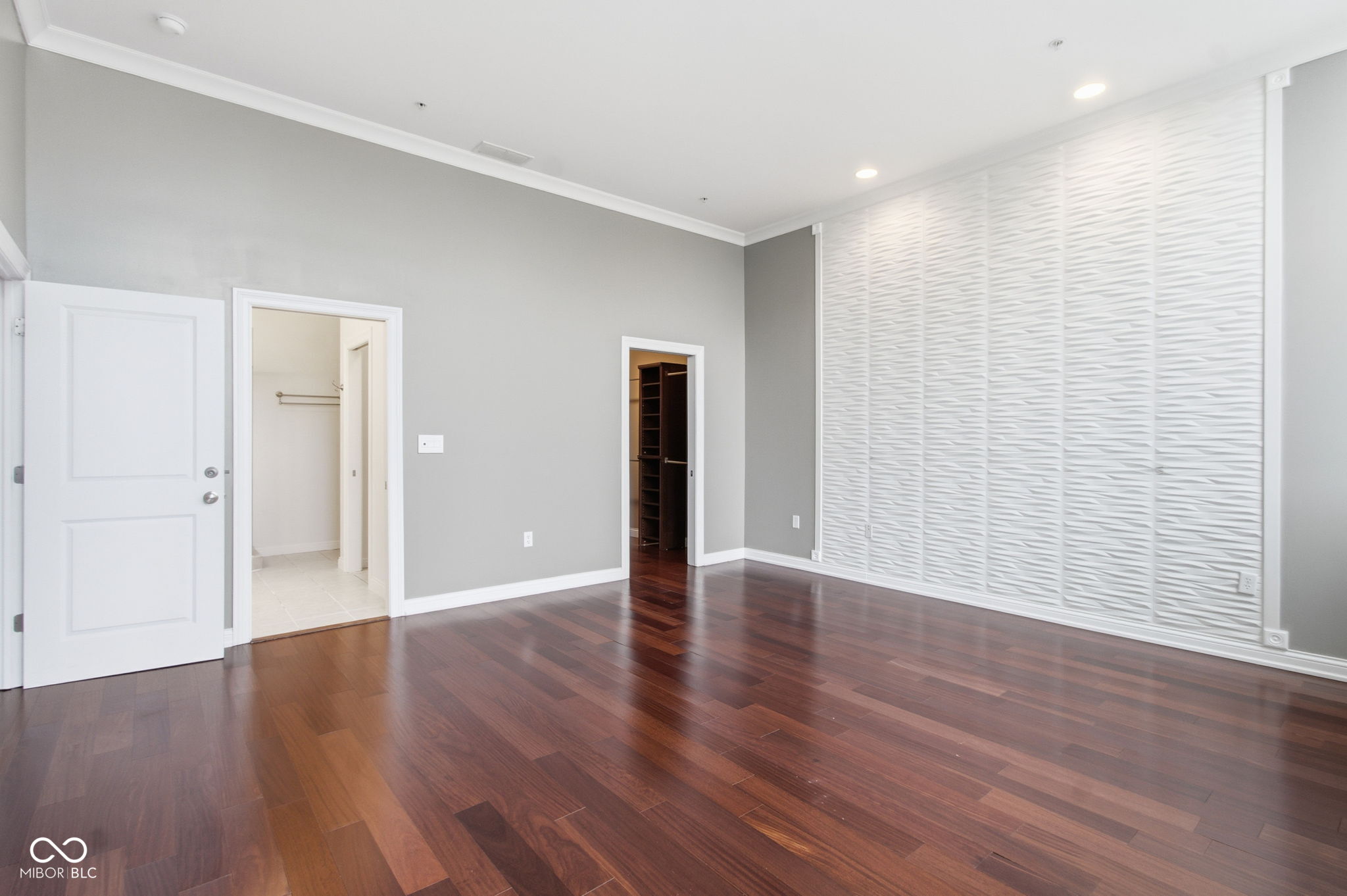 141 S Meridian Street Unit: 501