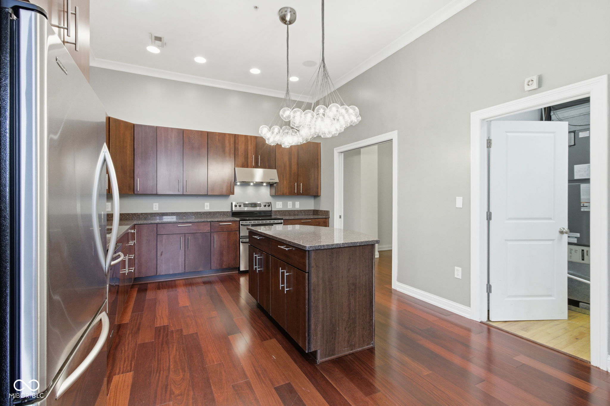 141 S Meridian Street Unit: 501