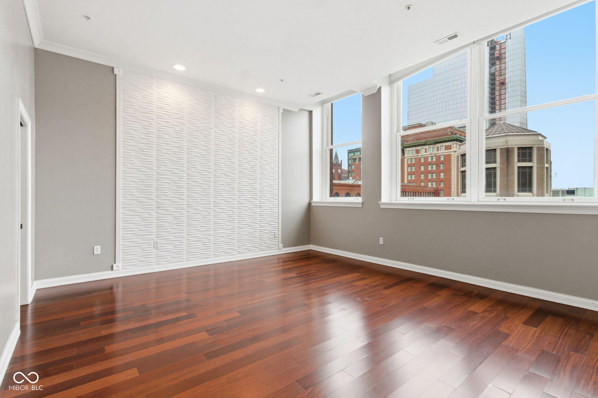 141 S Meridian Street Unit: 501